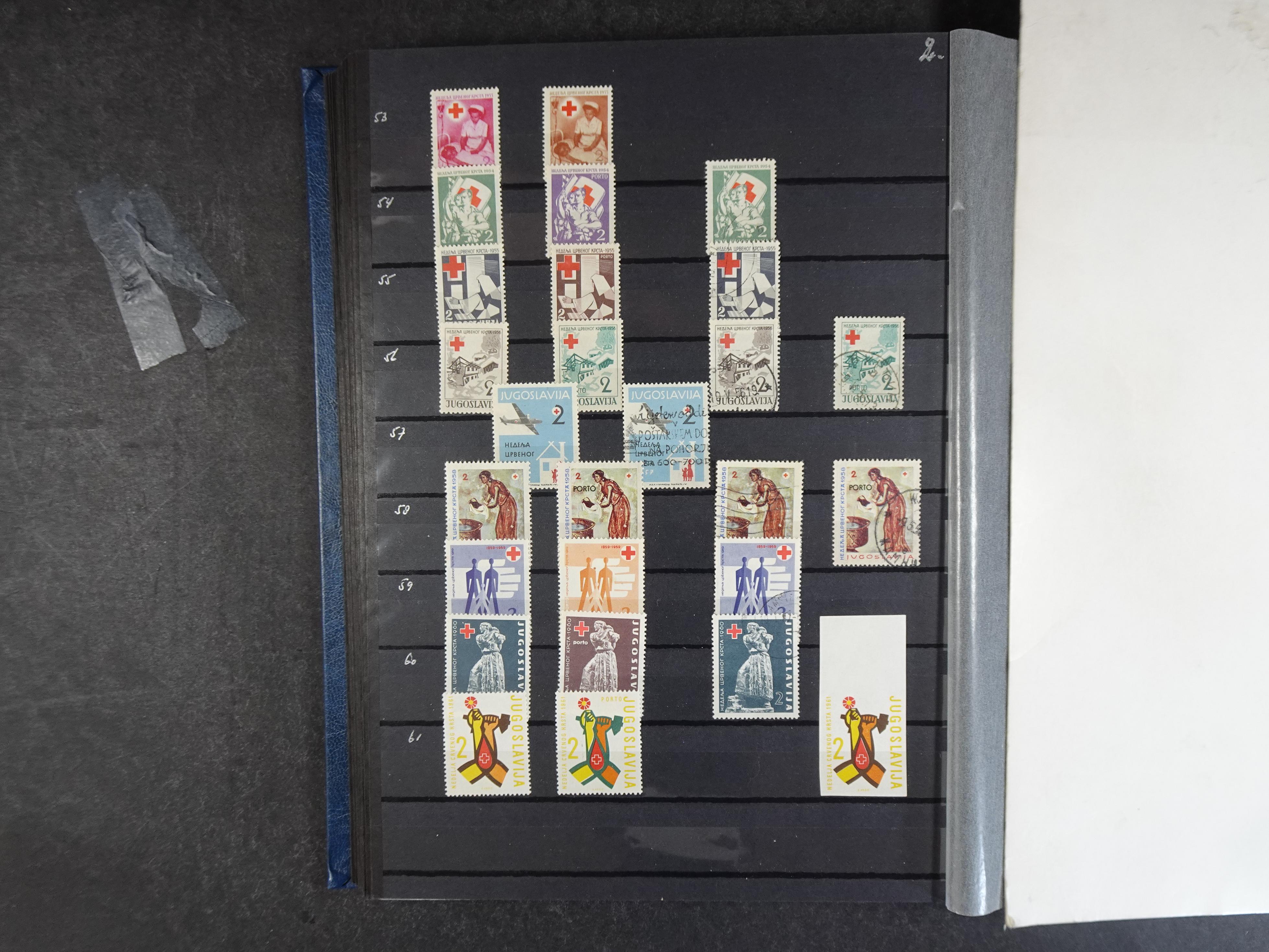 Mooie verzameling met beter materiaal onder andere Albanië, België, Frankrijk, Monaco, etc.
Veelal dubbel aanwezig.
Flinke cat. waarde. 40