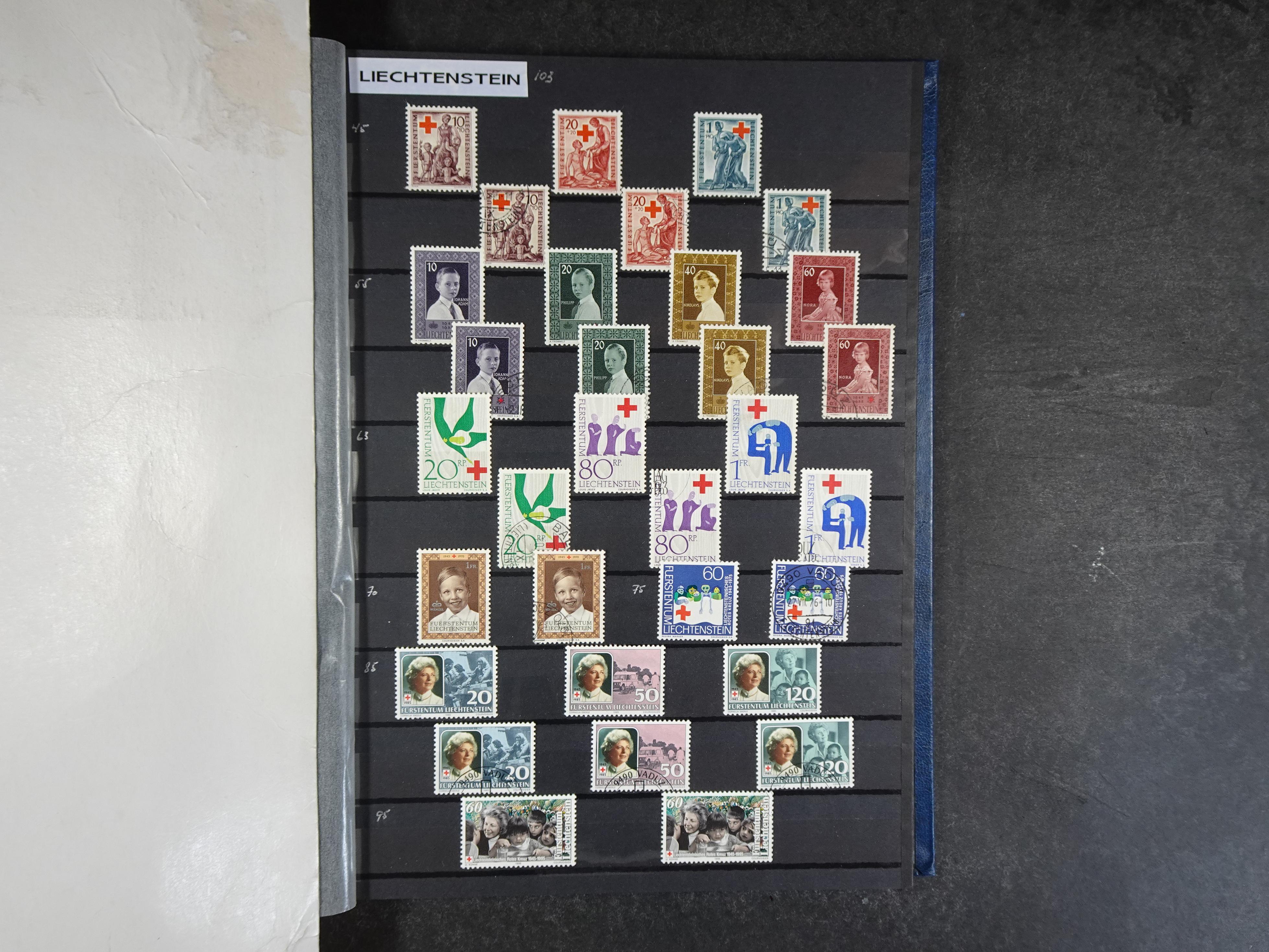 Mooie verzameling met beter materiaal onder andere Albanië, België, Frankrijk, Monaco, etc.
Veelal dubbel aanwezig.
Flinke cat. waarde. 47