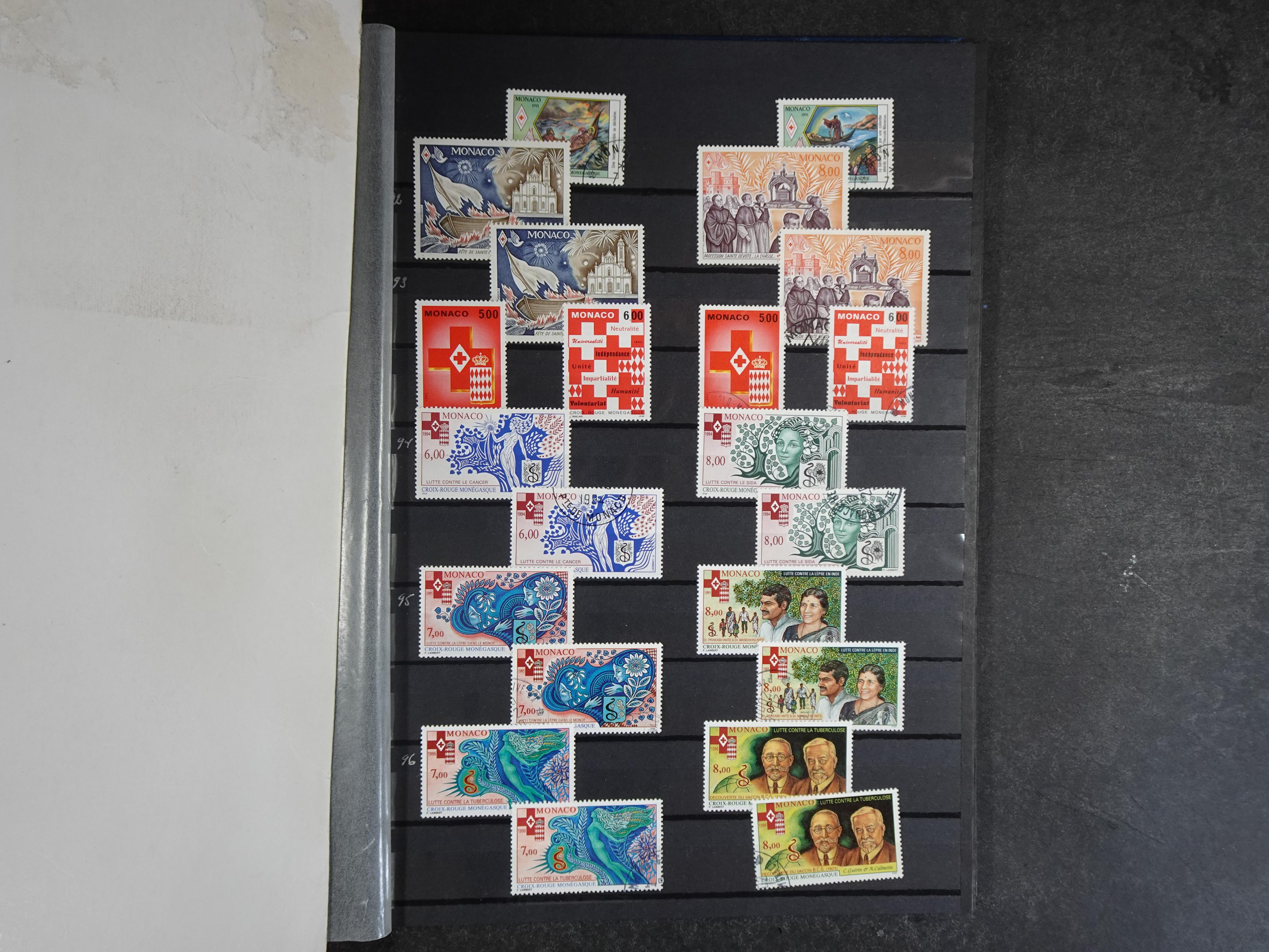 Mooie verzameling met beter materiaal onder andere Albanië, België, Frankrijk, Monaco, etc.
Veelal dubbel aanwezig.
Flinke cat. waarde. 57