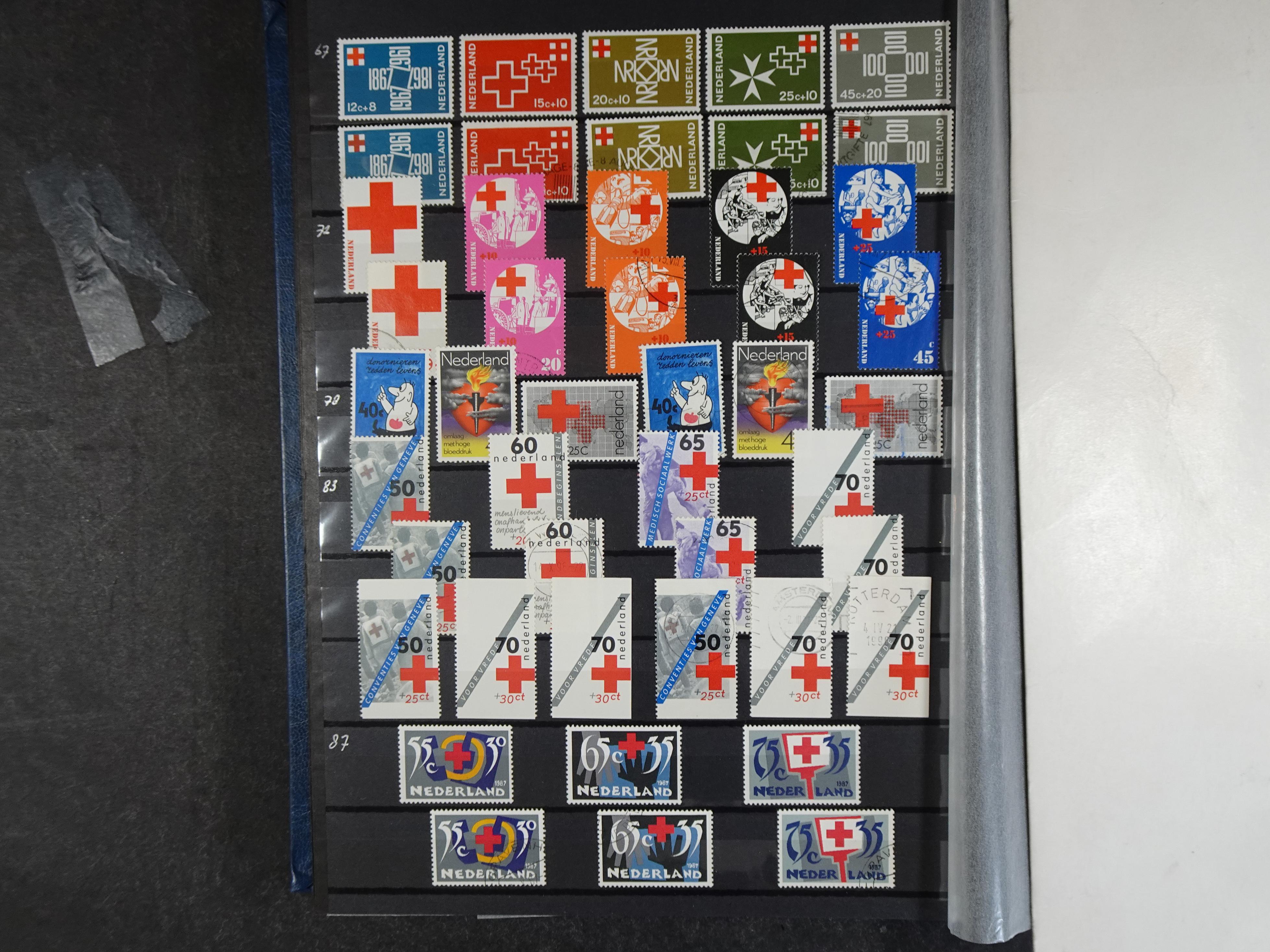 Mooie verzameling met beter materiaal onder andere Albanië, België, Frankrijk, Monaco, etc.
Veelal dubbel aanwezig.
Flinke cat. waarde. 60