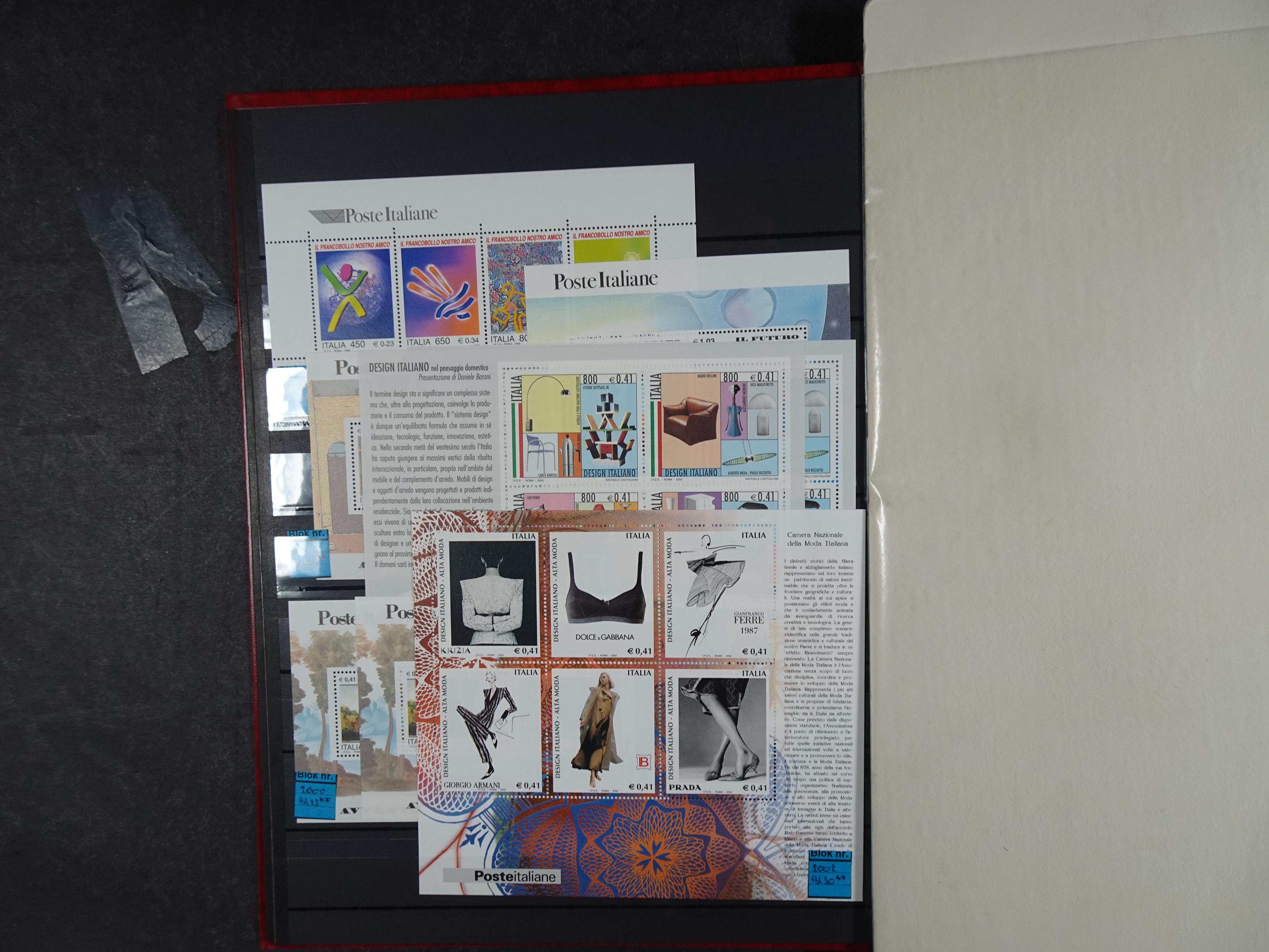 Mooie partij blokken en kleinbogen o.a. Belire blokken, San Marino. 4