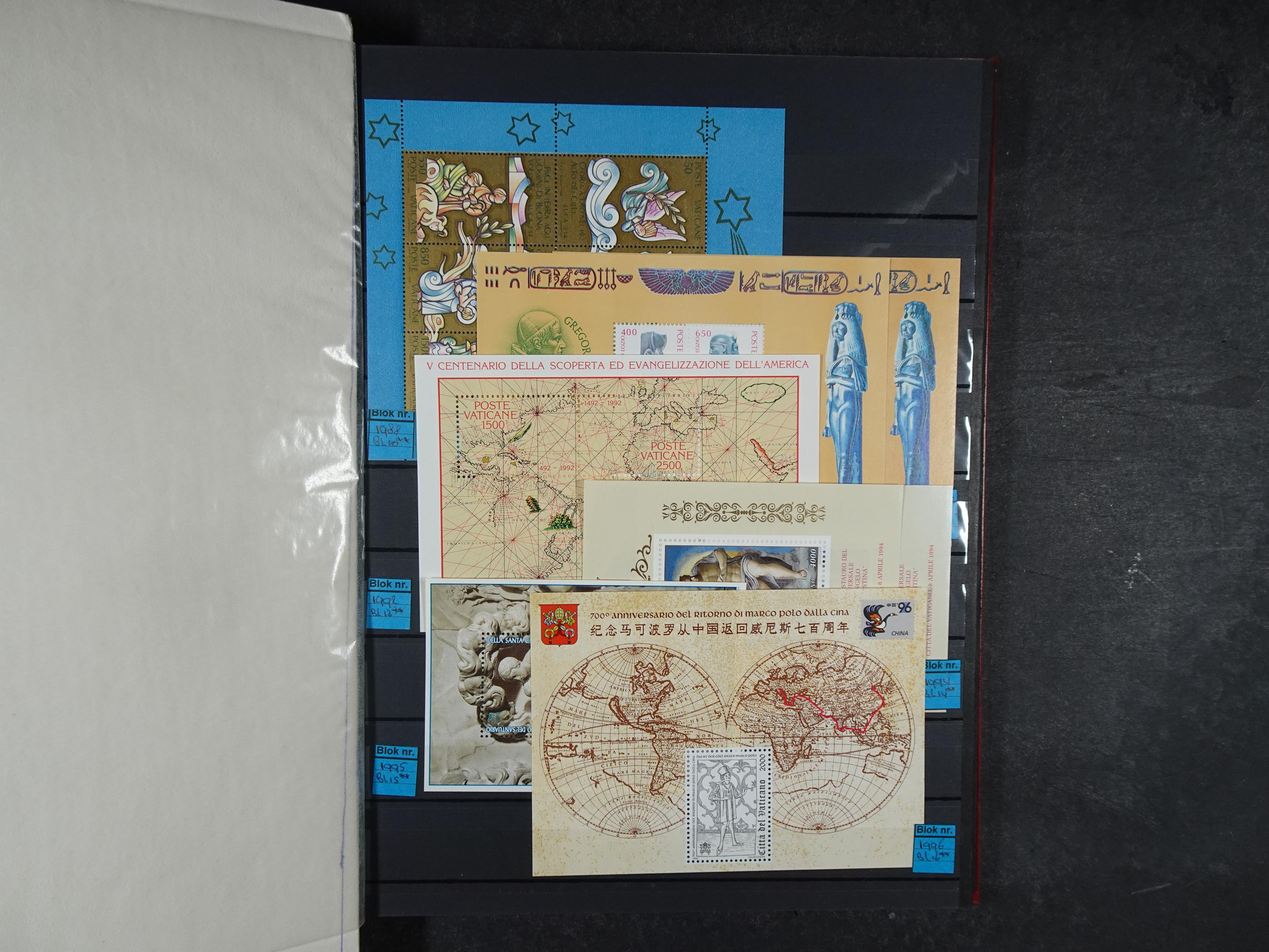 Mooie partij blokken en kleinbogen o.a. Belire blokken, San Marino. 15