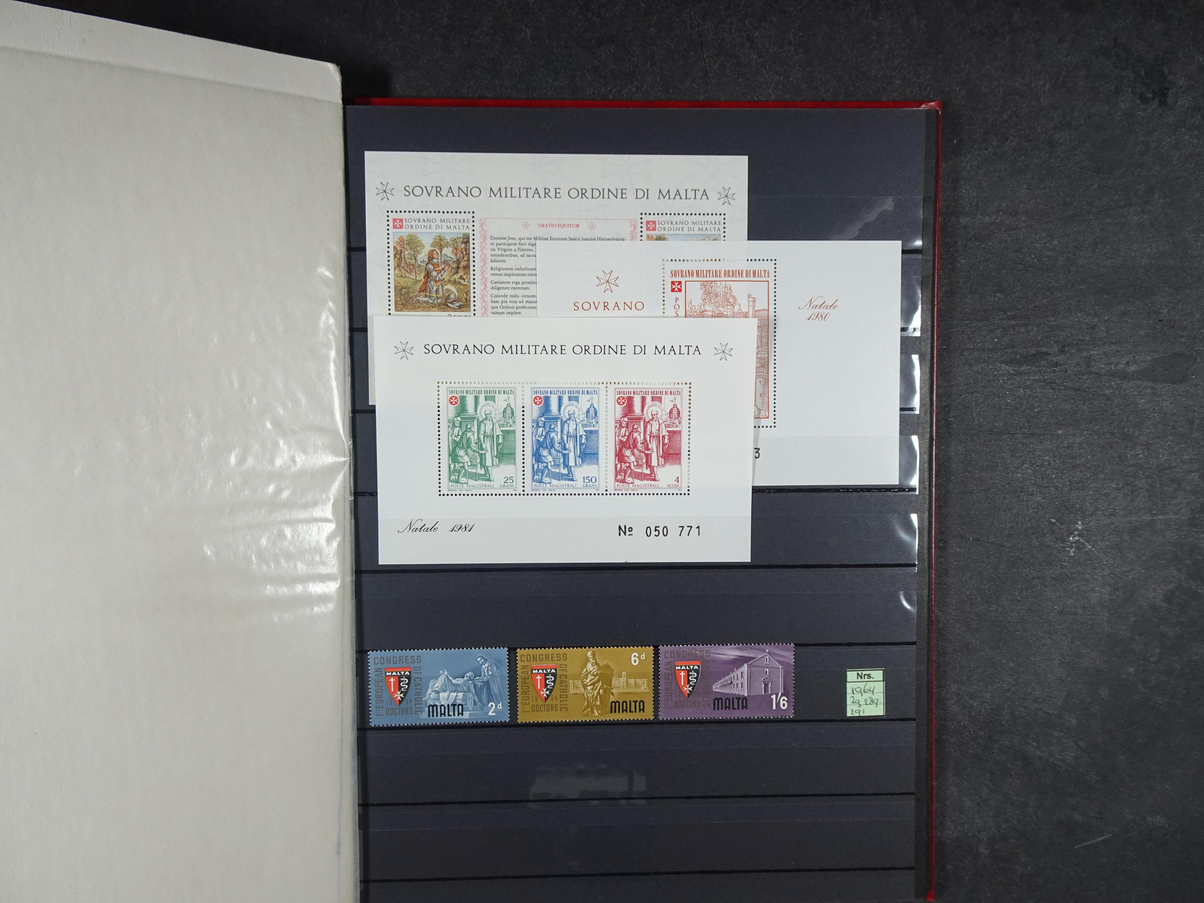 Mooie partij blokken en kleinbogen o.a. Belire blokken, San Marino. 20