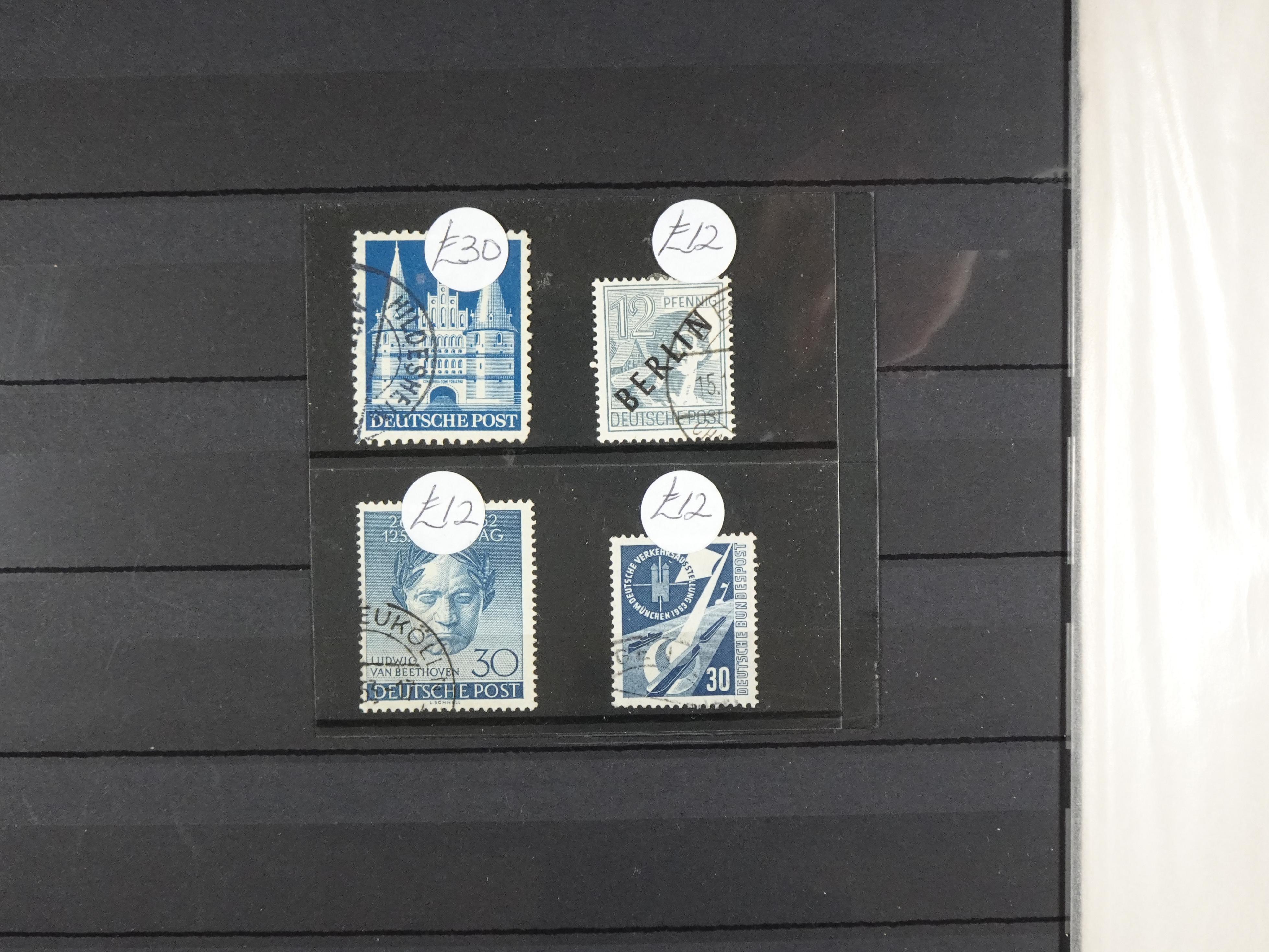 Mooie uitzoek partij met veel beter materiaal. Hoge waarde. 24