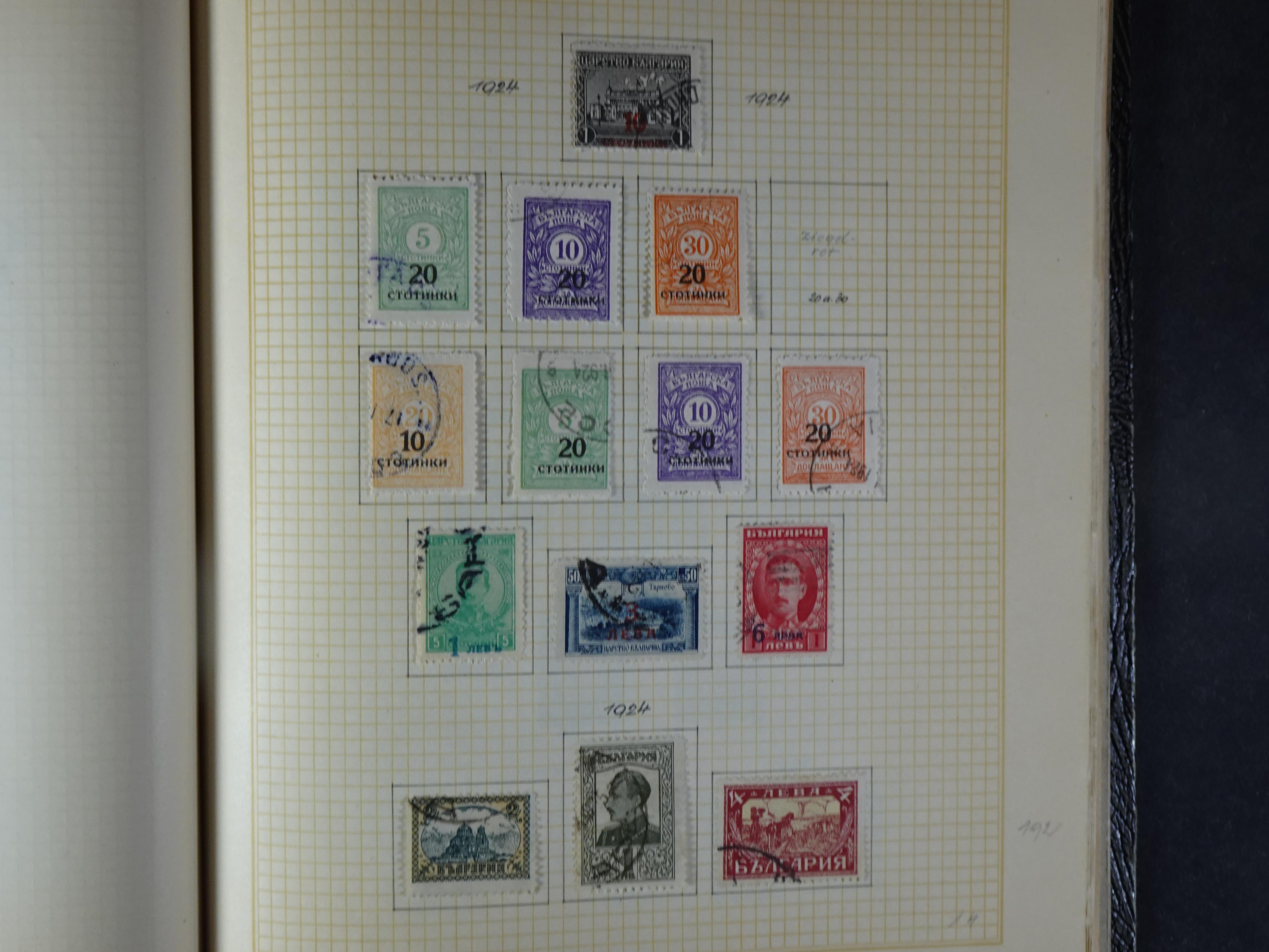 Nette klassieke verzameling 1879 - 1940 met goed materiaal in oud kleinbandje.
Hoge cat. waarde. 13