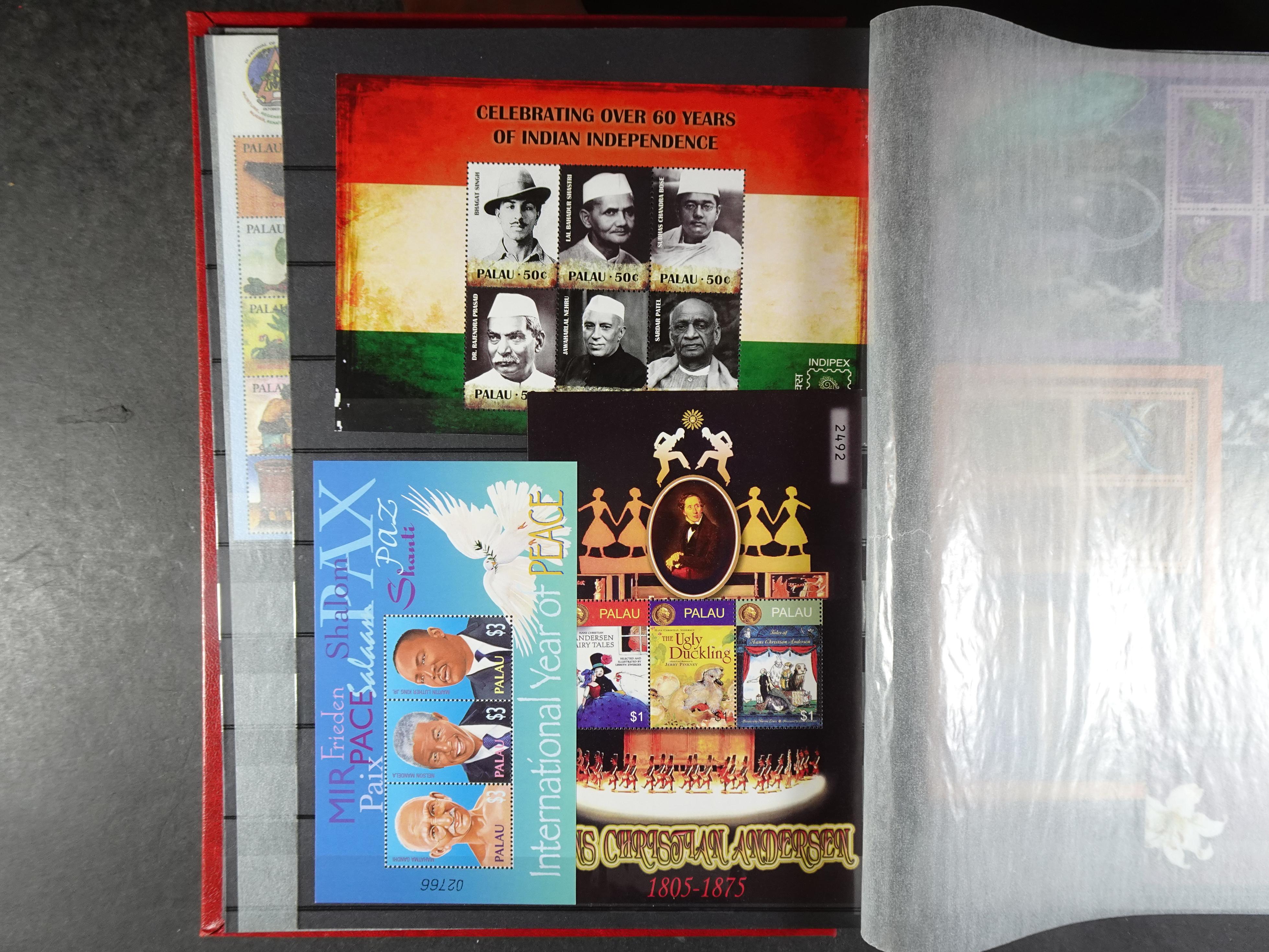 Palau 230 postfrisse blokken. €1,20 per stuk.
Enorme cat. waarde.
Koopje. 6