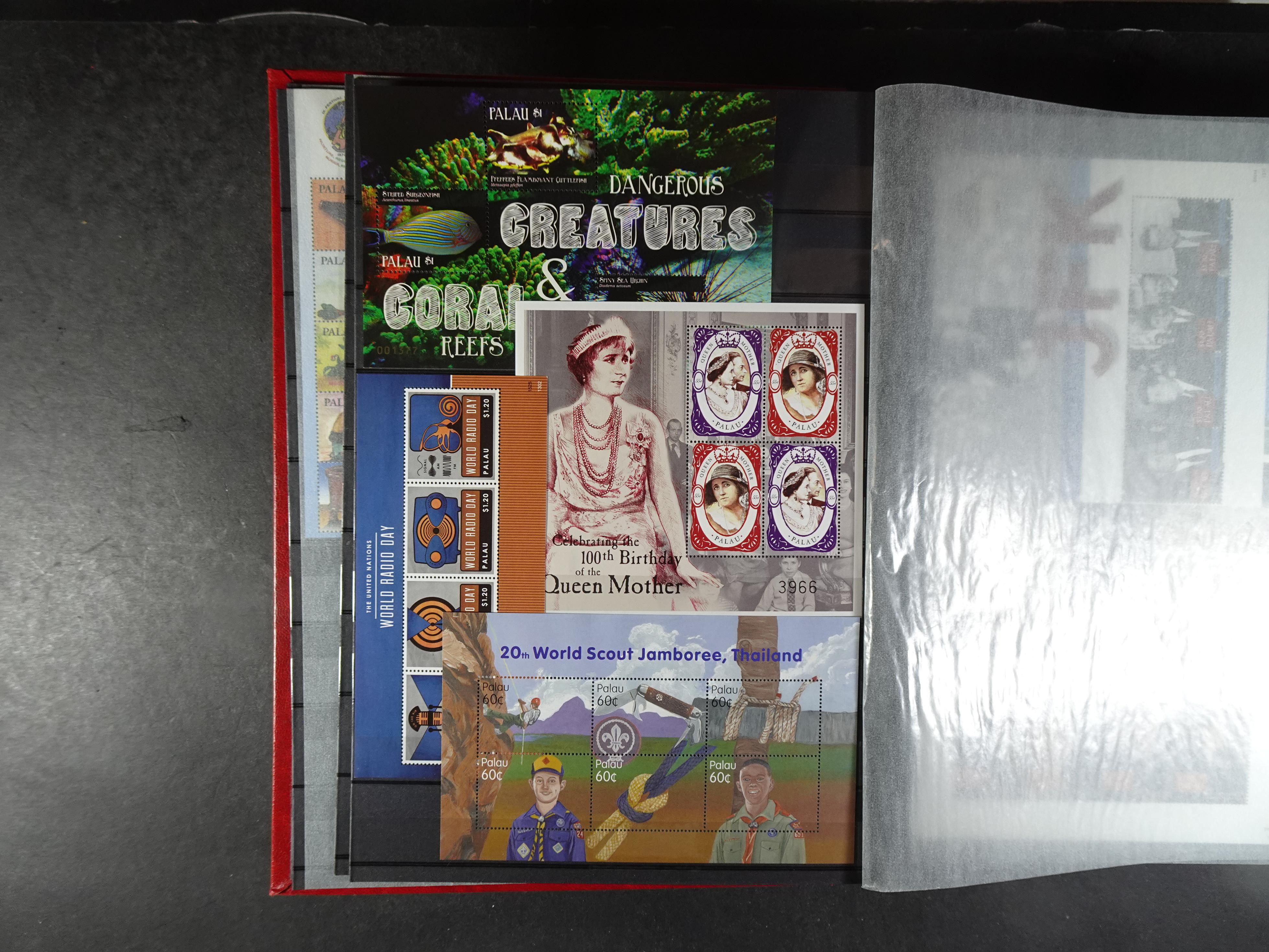 Palau 230 postfrisse blokken. €1,20 per stuk.
Enorme cat. waarde.
Koopje. 8