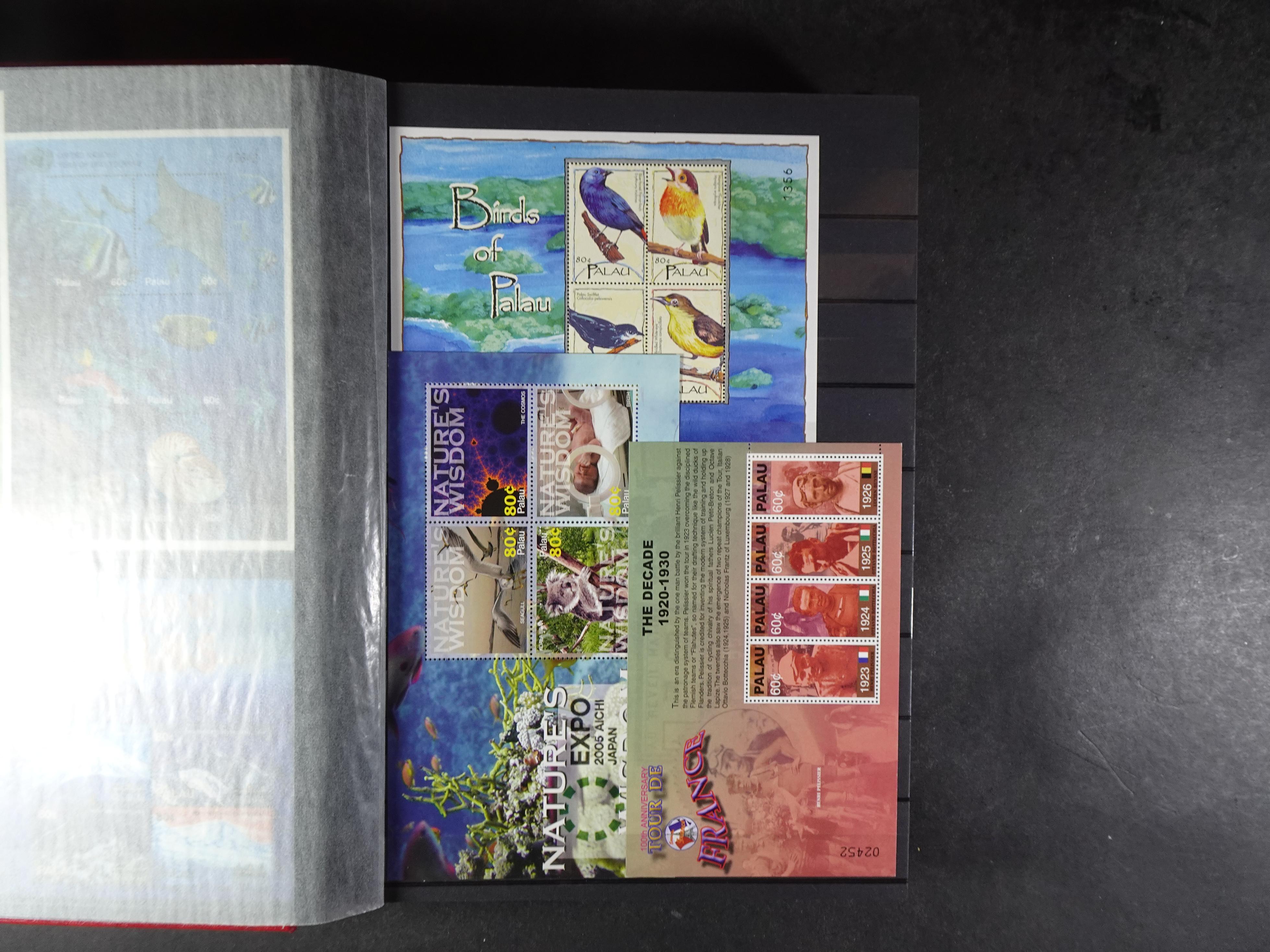 Palau 230 postfrisse blokken. €1,20 per stuk.
Enorme cat. waarde.
Koopje. 11