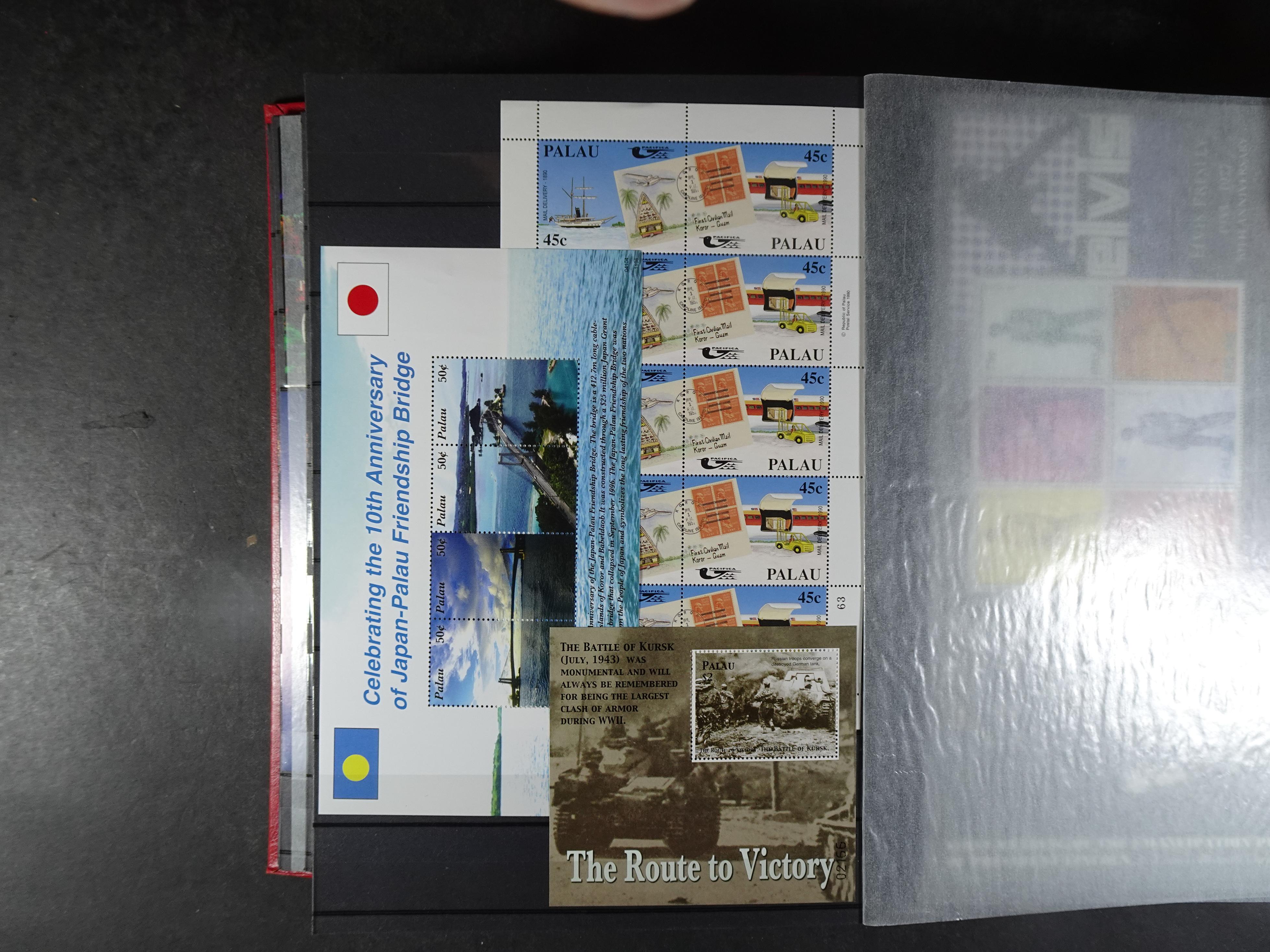 Palau 230 postfrisse blokken. €1,20 per stuk.
Enorme cat. waarde.
Koopje. 16