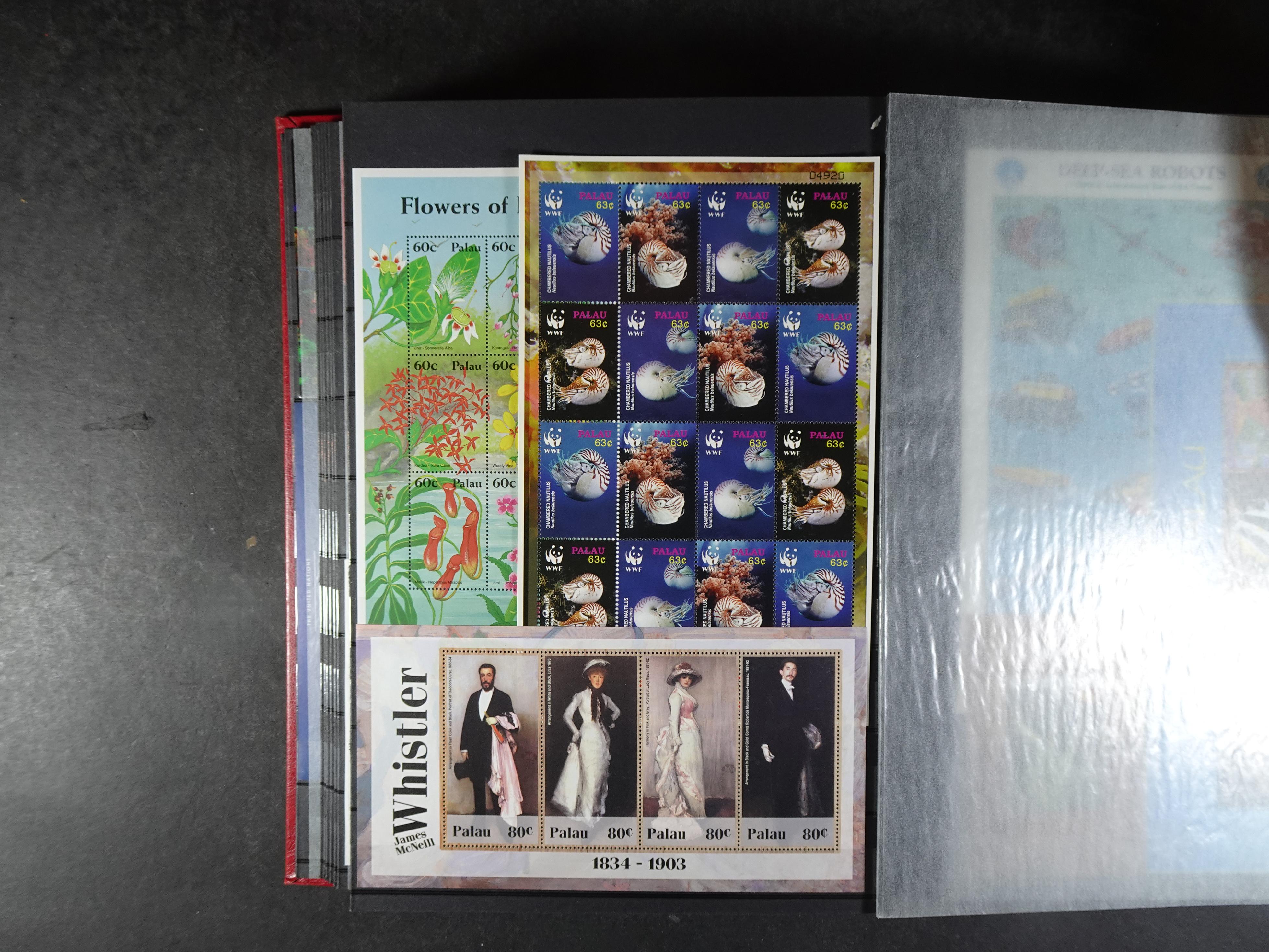 Palau 230 postfrisse blokken. €1,20 per stuk.
Enorme cat. waarde.
Koopje. 26