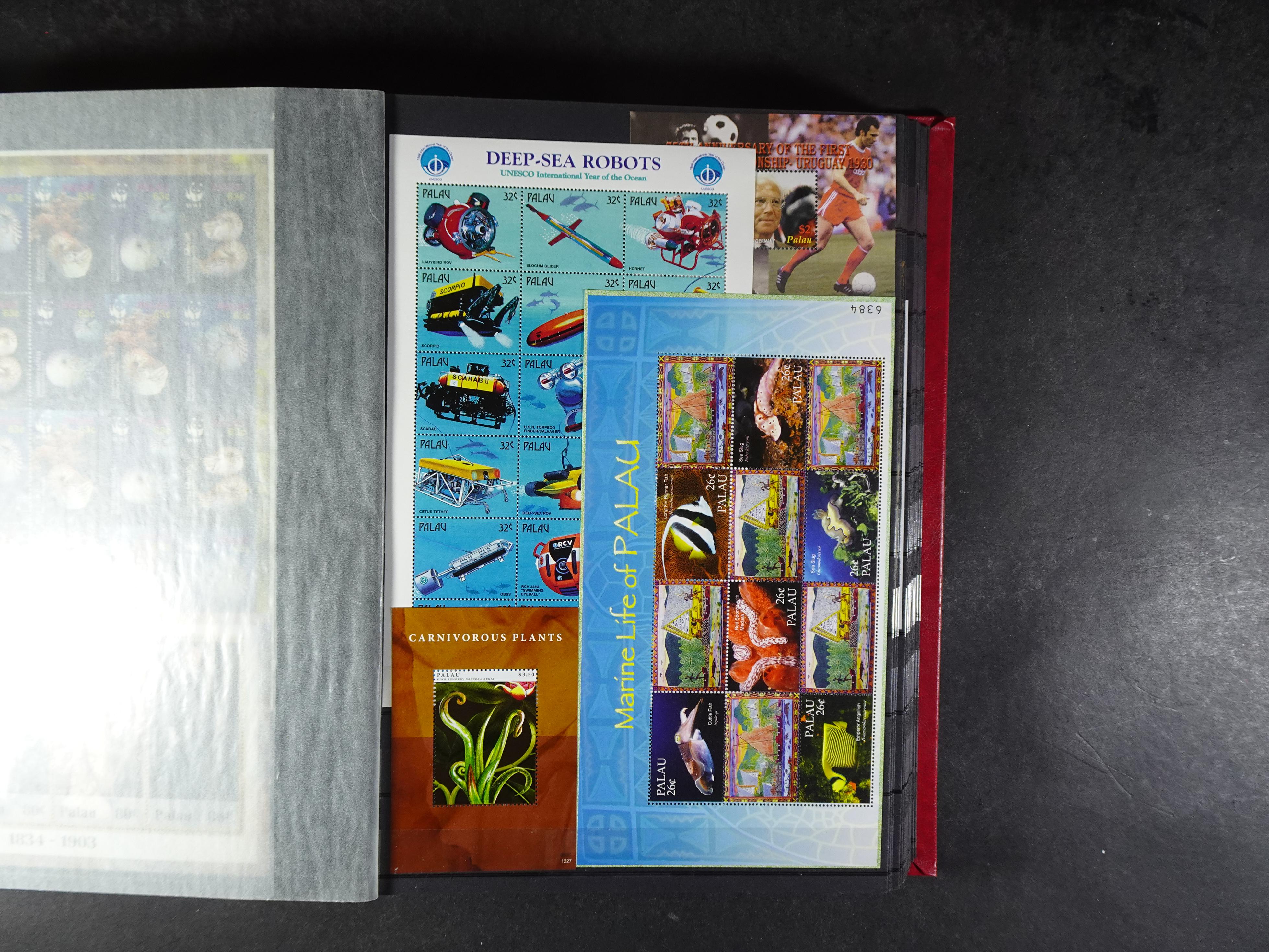 Palau 230 postfrisse blokken. €1,20 per stuk.
Enorme cat. waarde.
Koopje. 27