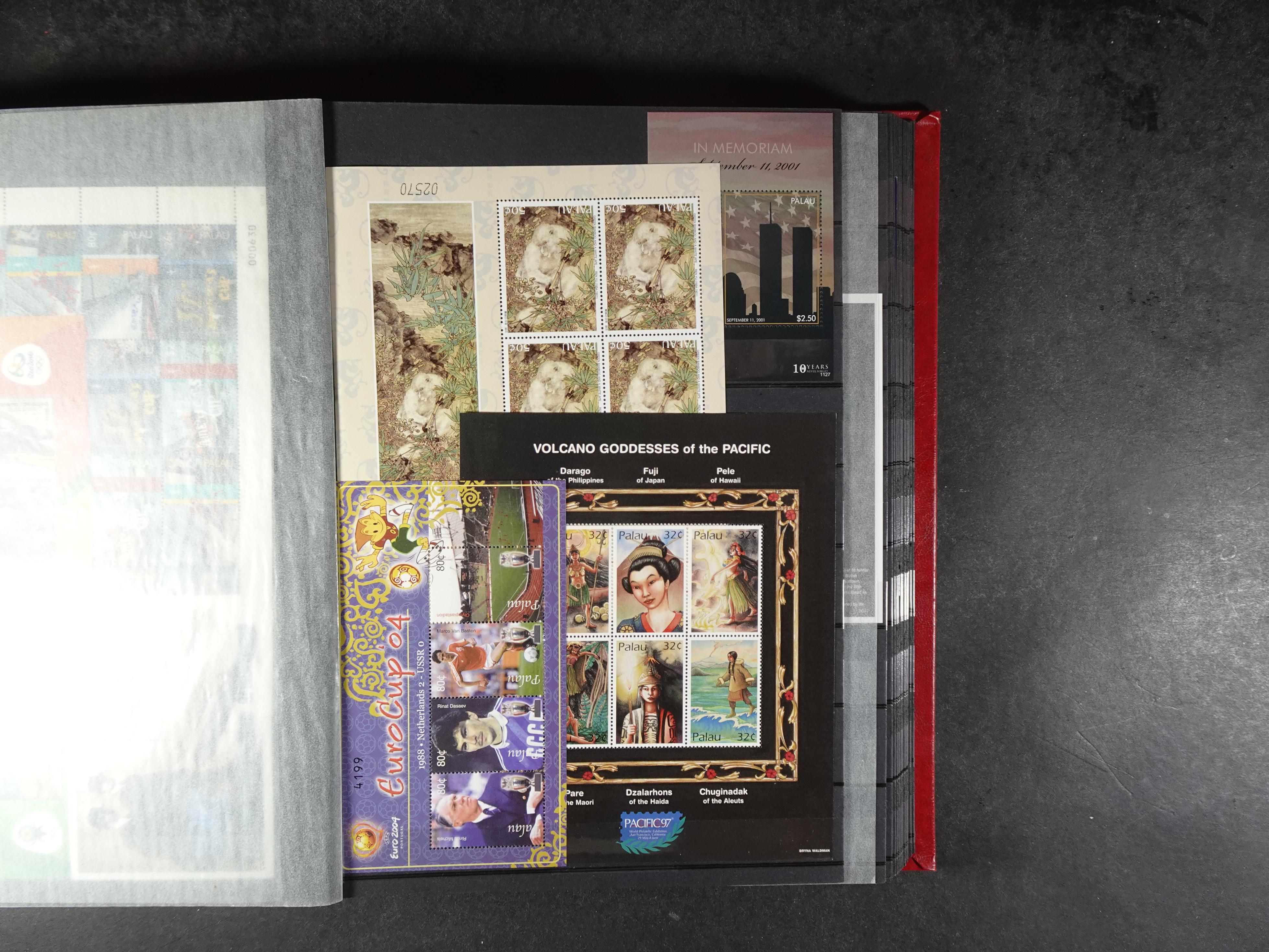 Palau 230 postfrisse blokken. €1,20 per stuk.
Enorme cat. waarde.
Koopje. 31