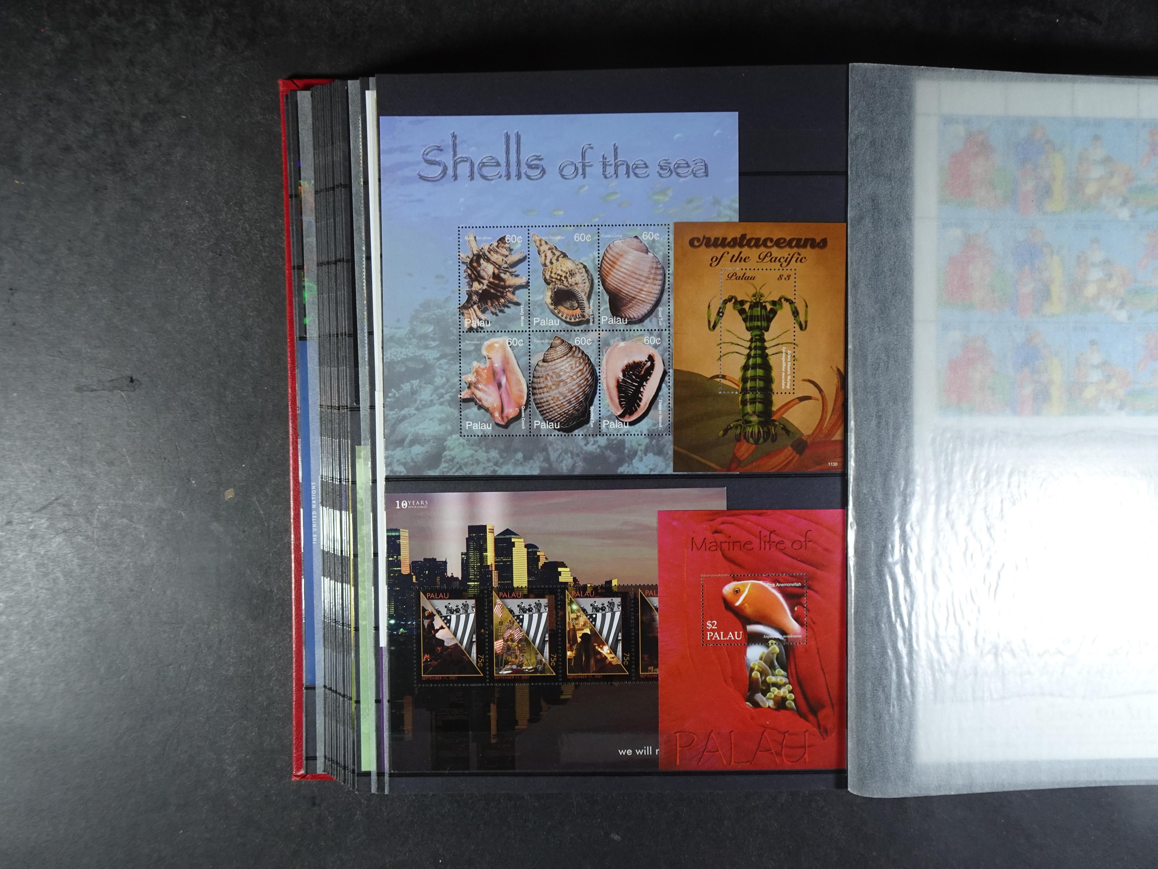 Palau 230 postfrisse blokken. €1,20 per stuk.
Enorme cat. waarde.
Koopje. 38