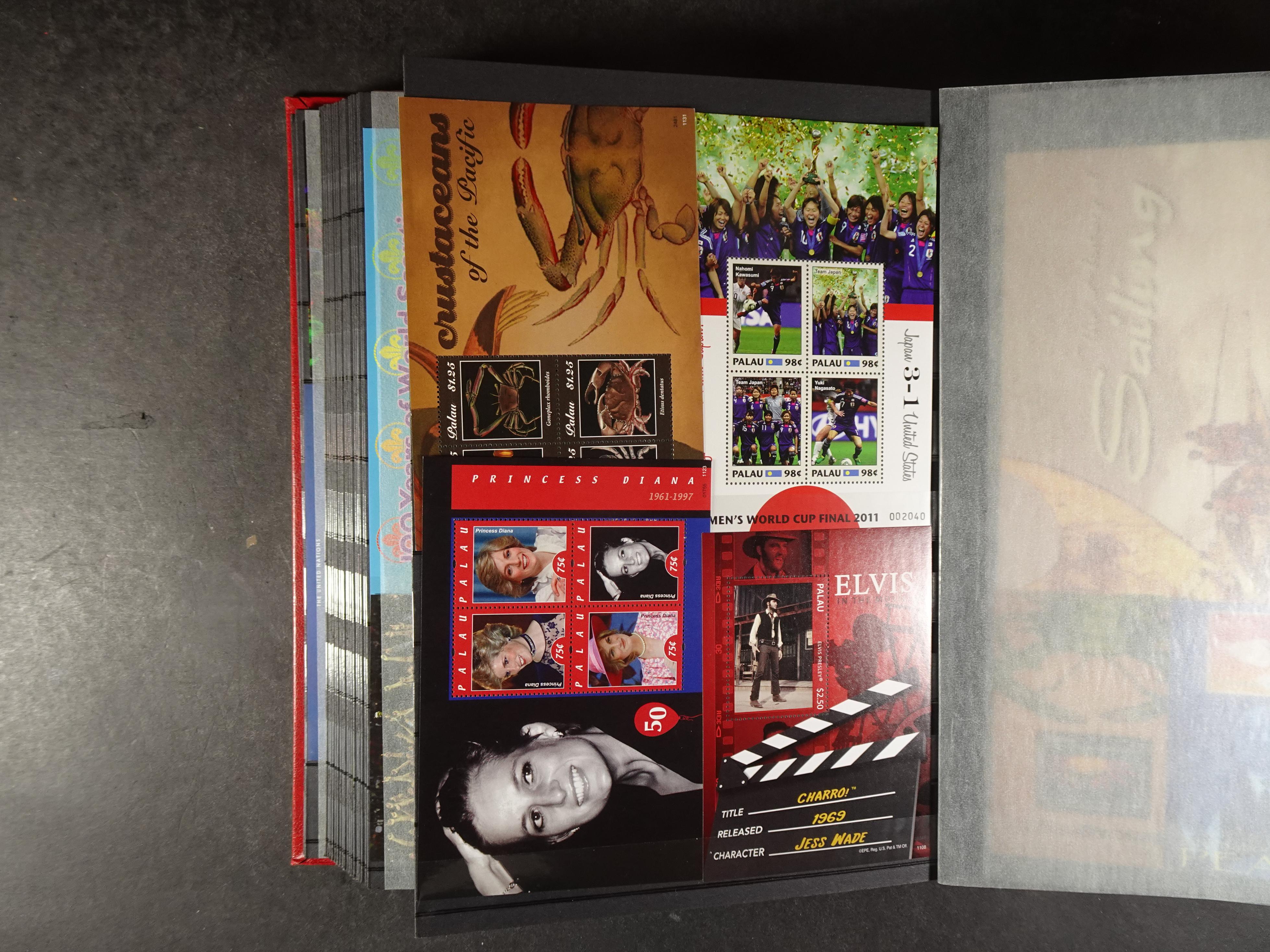 Palau 230 postfrisse blokken. €1,20 per stuk.
Enorme cat. waarde.
Koopje. 46