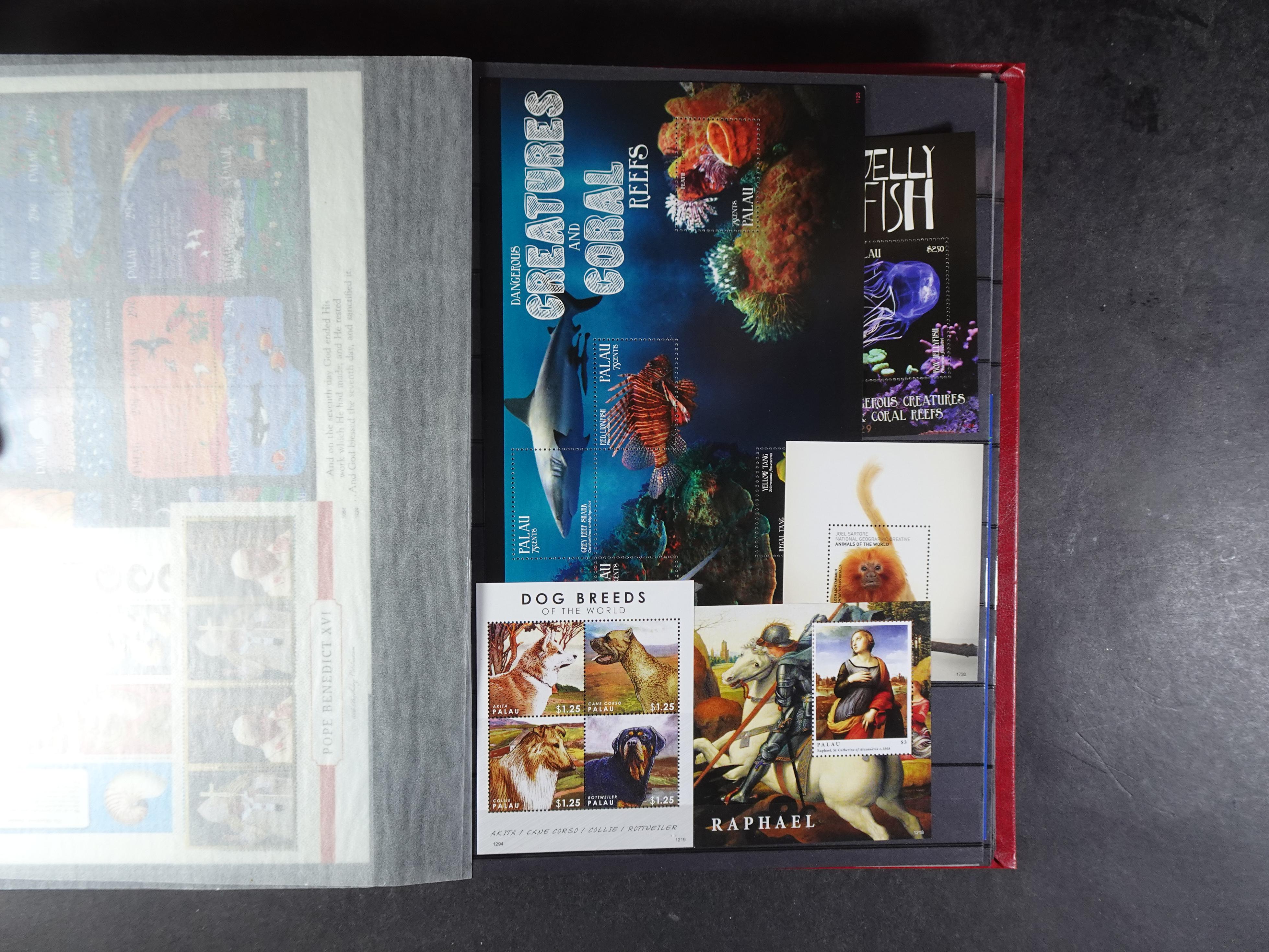 Palau 230 postfrisse blokken. €1,20 per stuk.
Enorme cat. waarde.
Koopje. 55