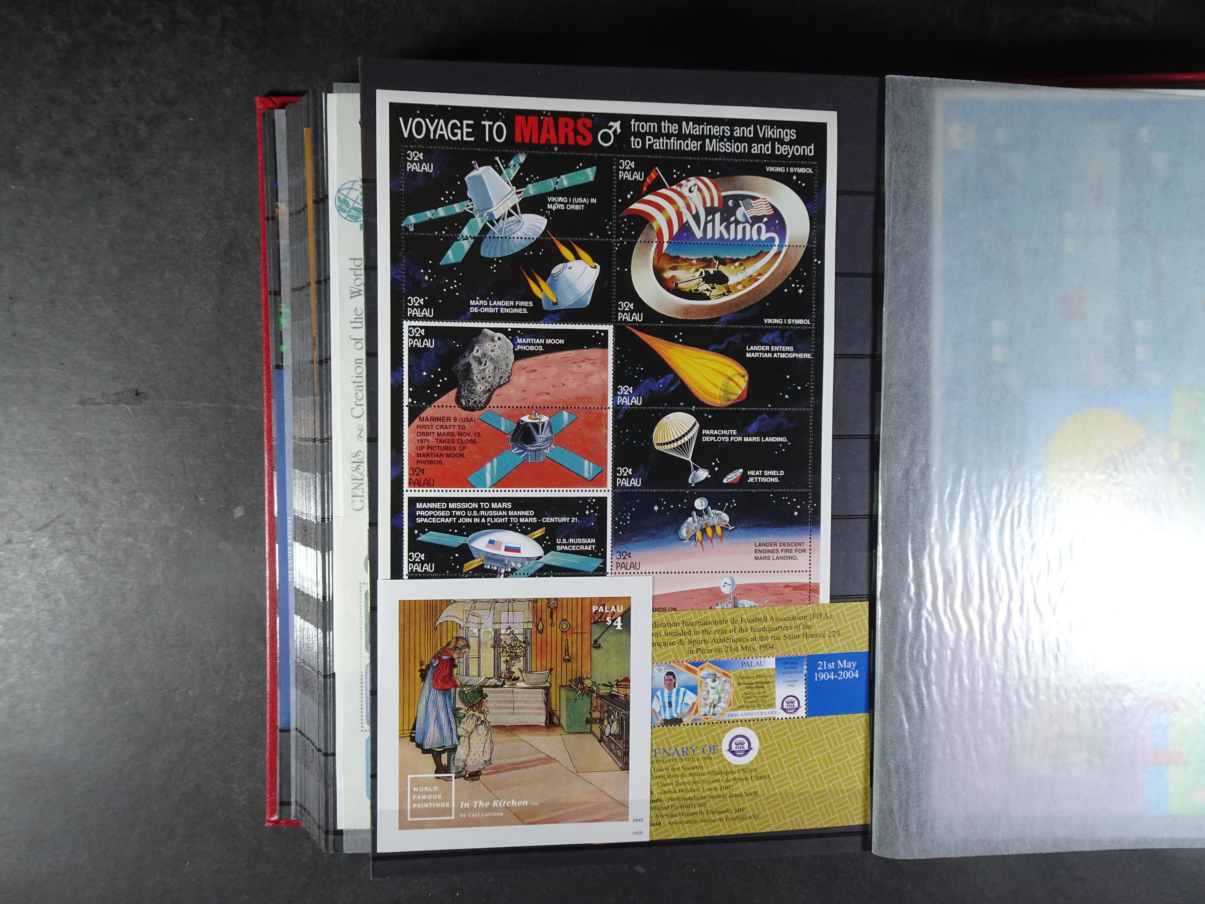 Palau 230 postfrisse blokken. €1,20 per stuk.
Enorme cat. waarde.
Koopje. 56