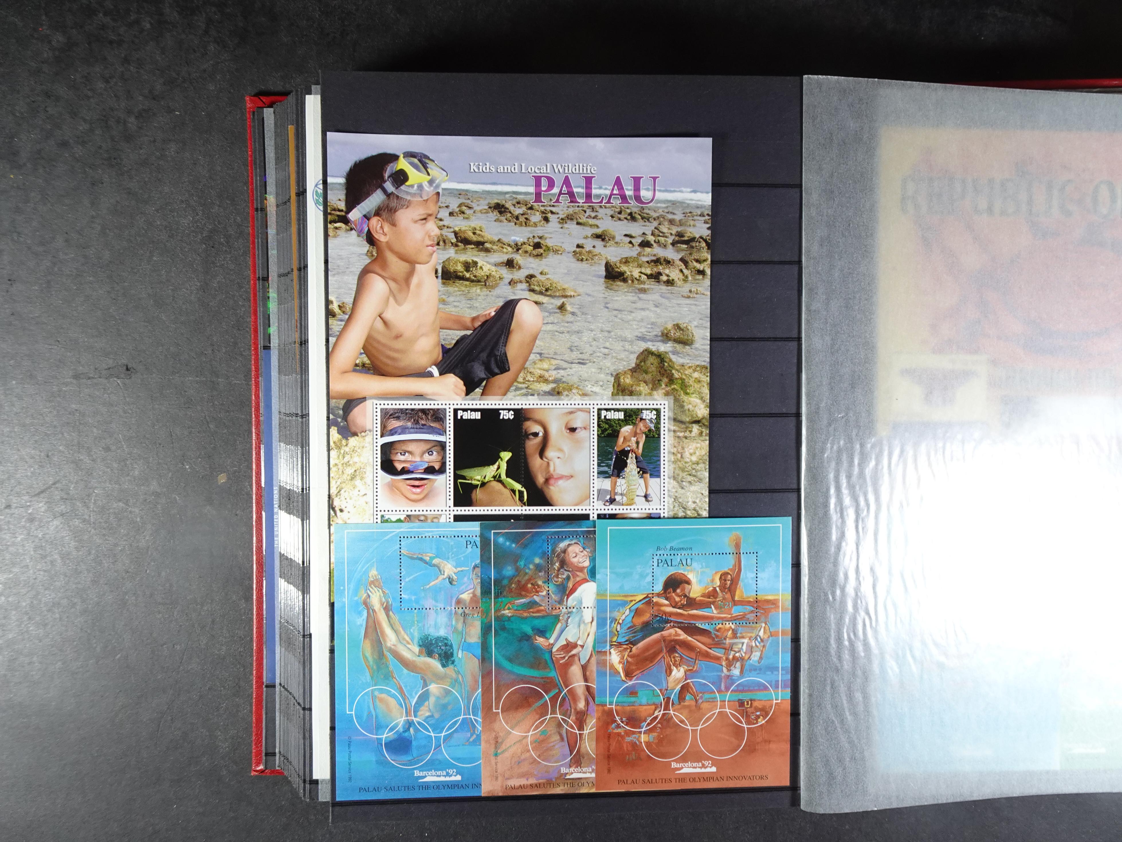 Palau 230 postfrisse blokken. €1,20 per stuk.
Enorme cat. waarde.
Koopje. 58