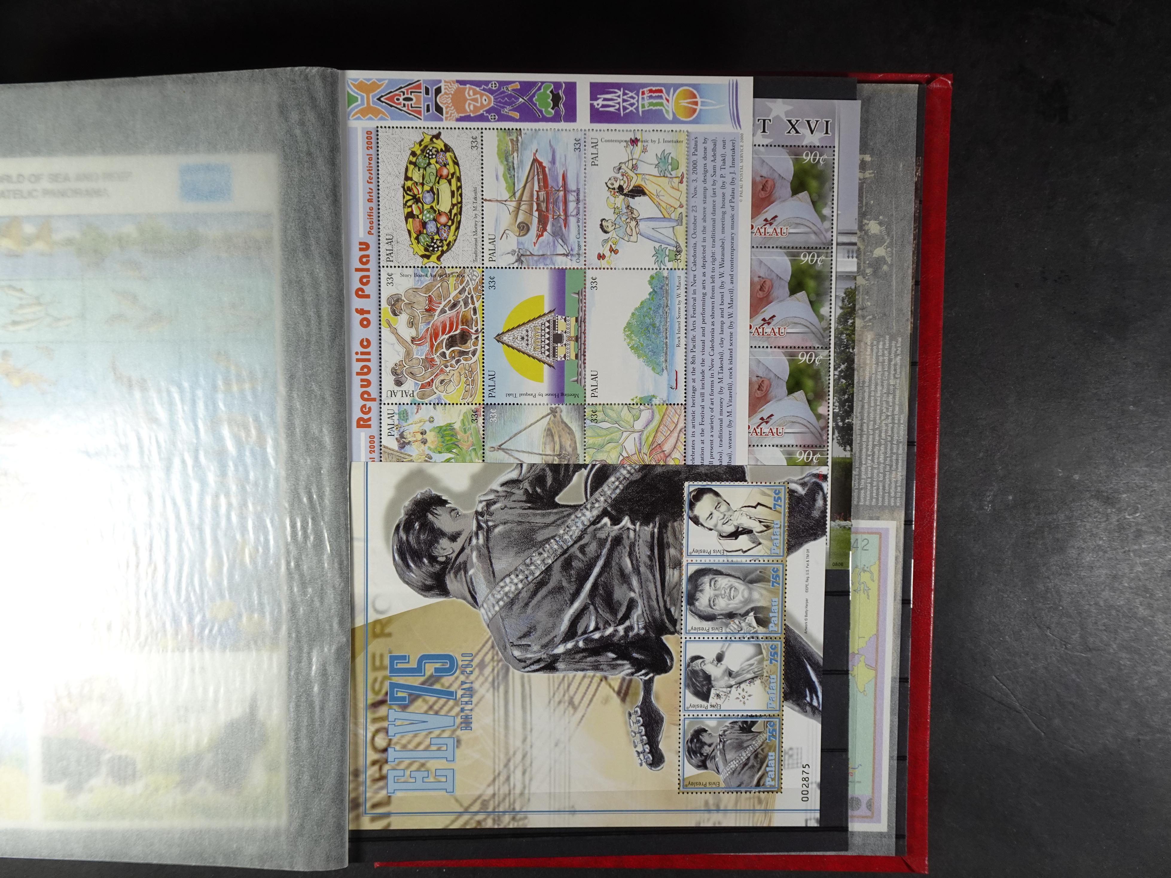 Palau 230 postfrisse blokken. €1,20 per stuk.
Enorme cat. waarde.
Koopje. 61