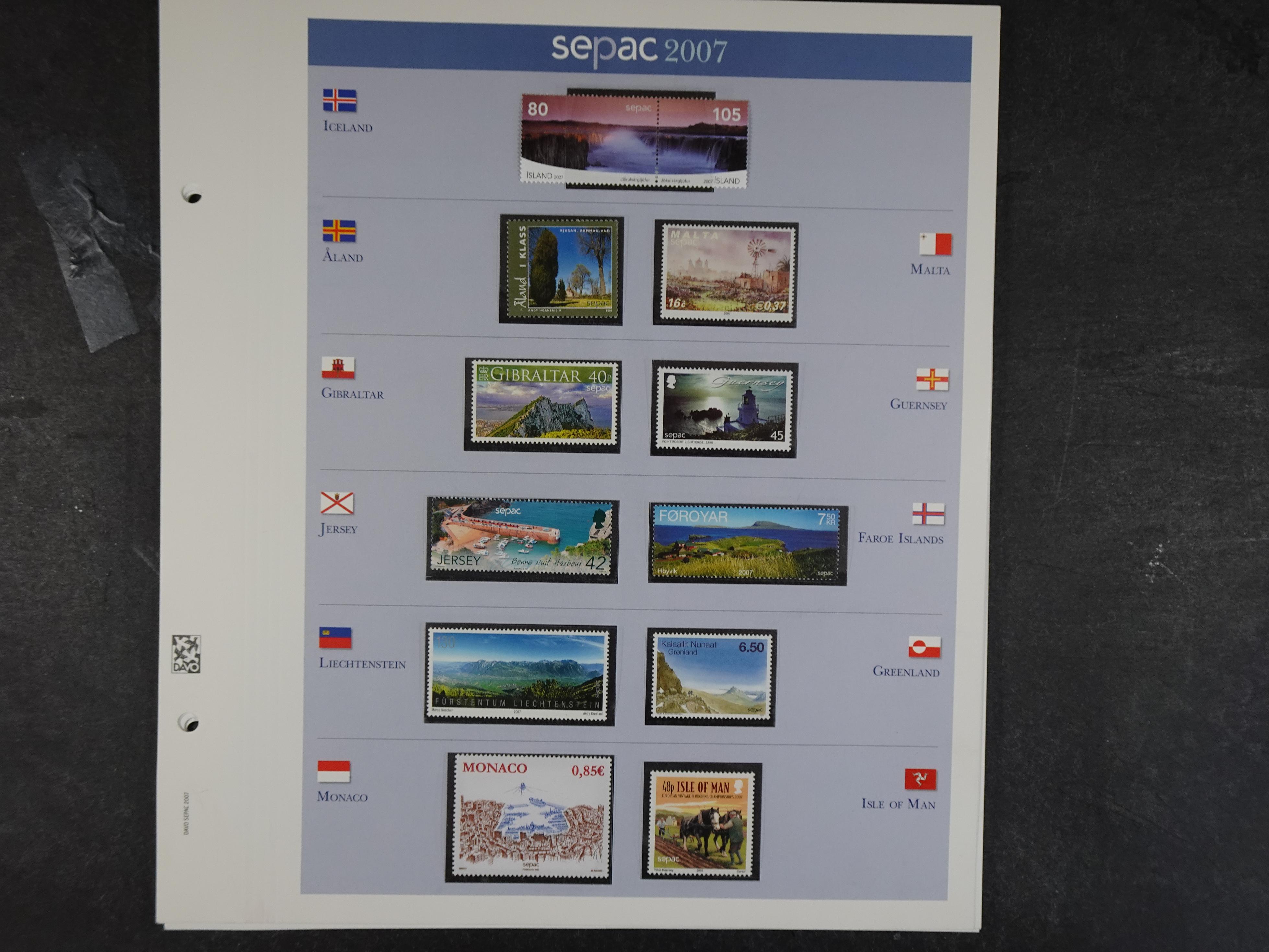 Kleine verzameling op luxe Davo bladen.
Zegels worden uitgegeven door postdiensten van kleine Europese landen of gebieden met ieder jaar een onder thema.