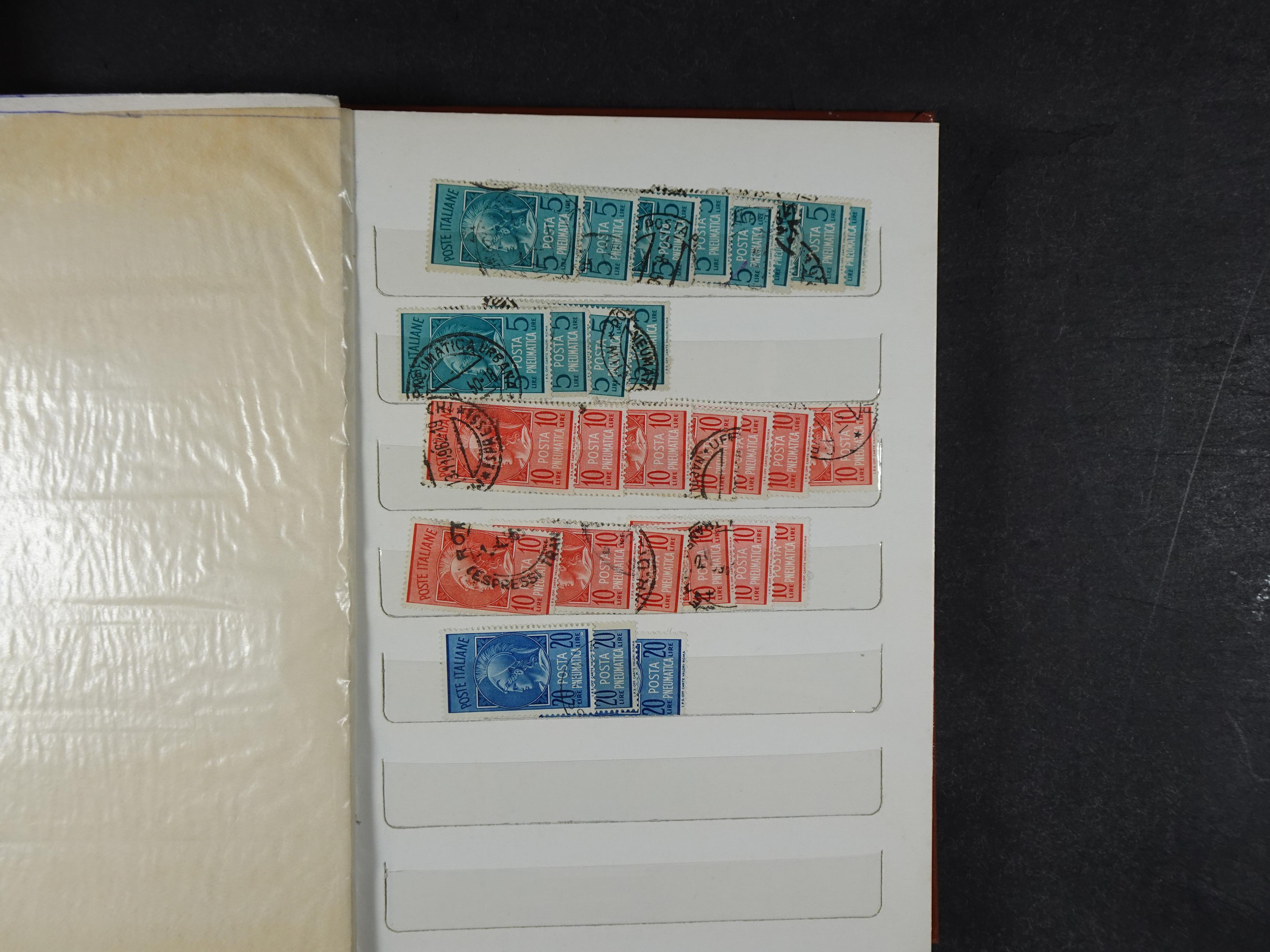 Back of the Book, veel schaarse materiaal aanwezig. Enorme catalogus waarde.  9