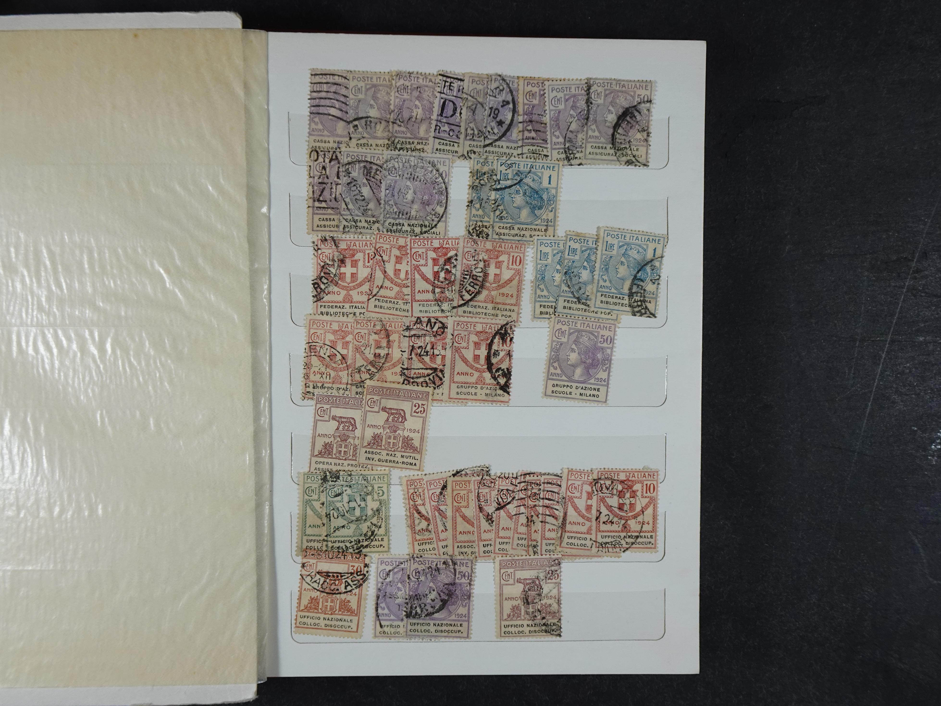 Back of the Book, veel schaarse materiaal aanwezig. Enorme catalogus waarde.  11