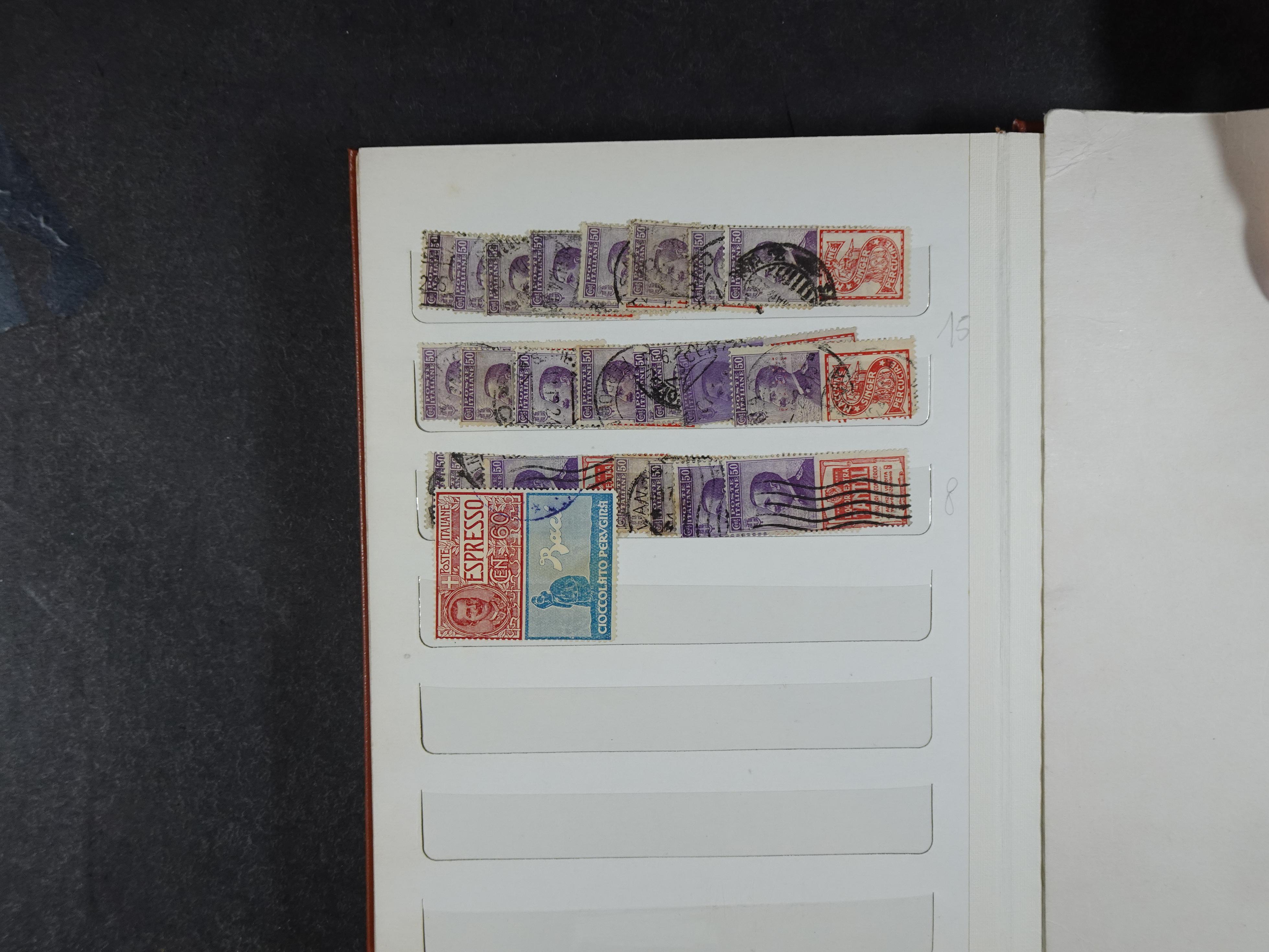 Back of the Book, veel schaarse materiaal aanwezig. Enorme catalogus waarde.  14