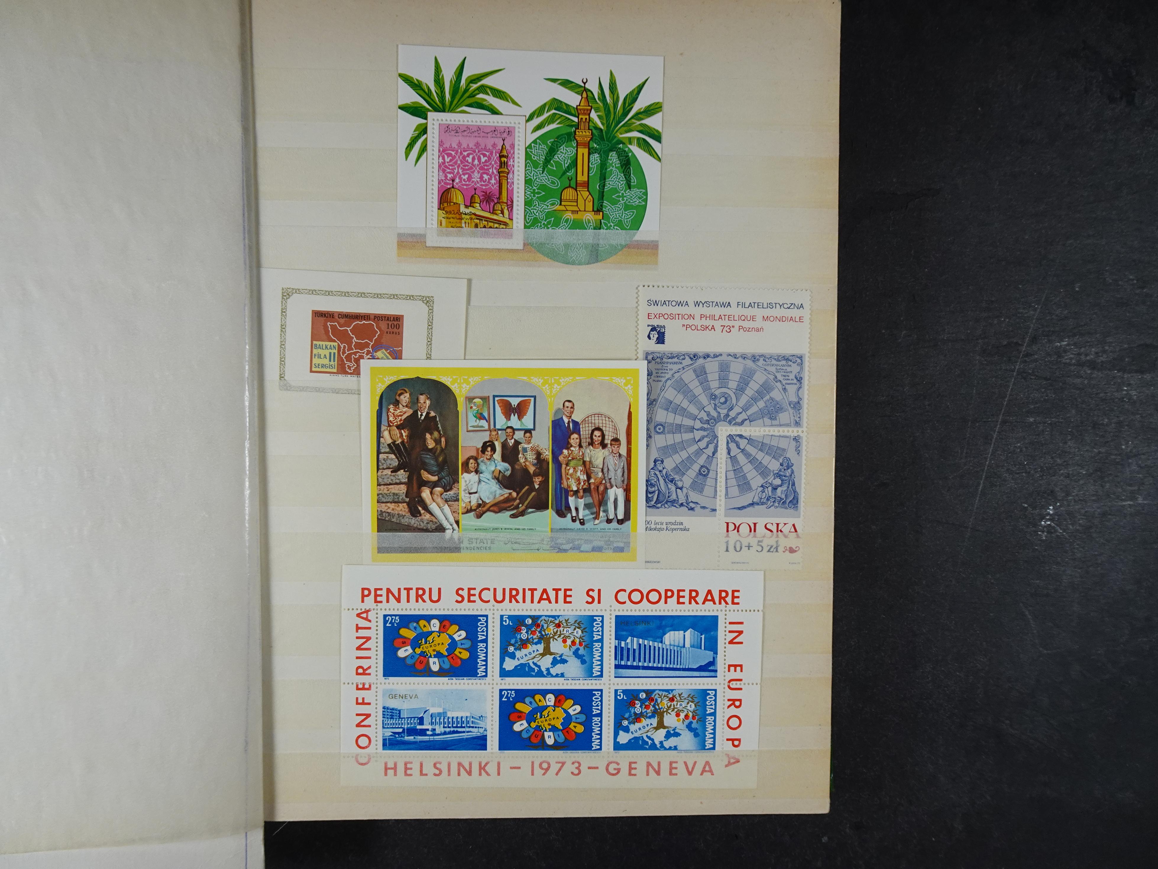 Meest postfrisse partij, veel motief mooie koop.  19