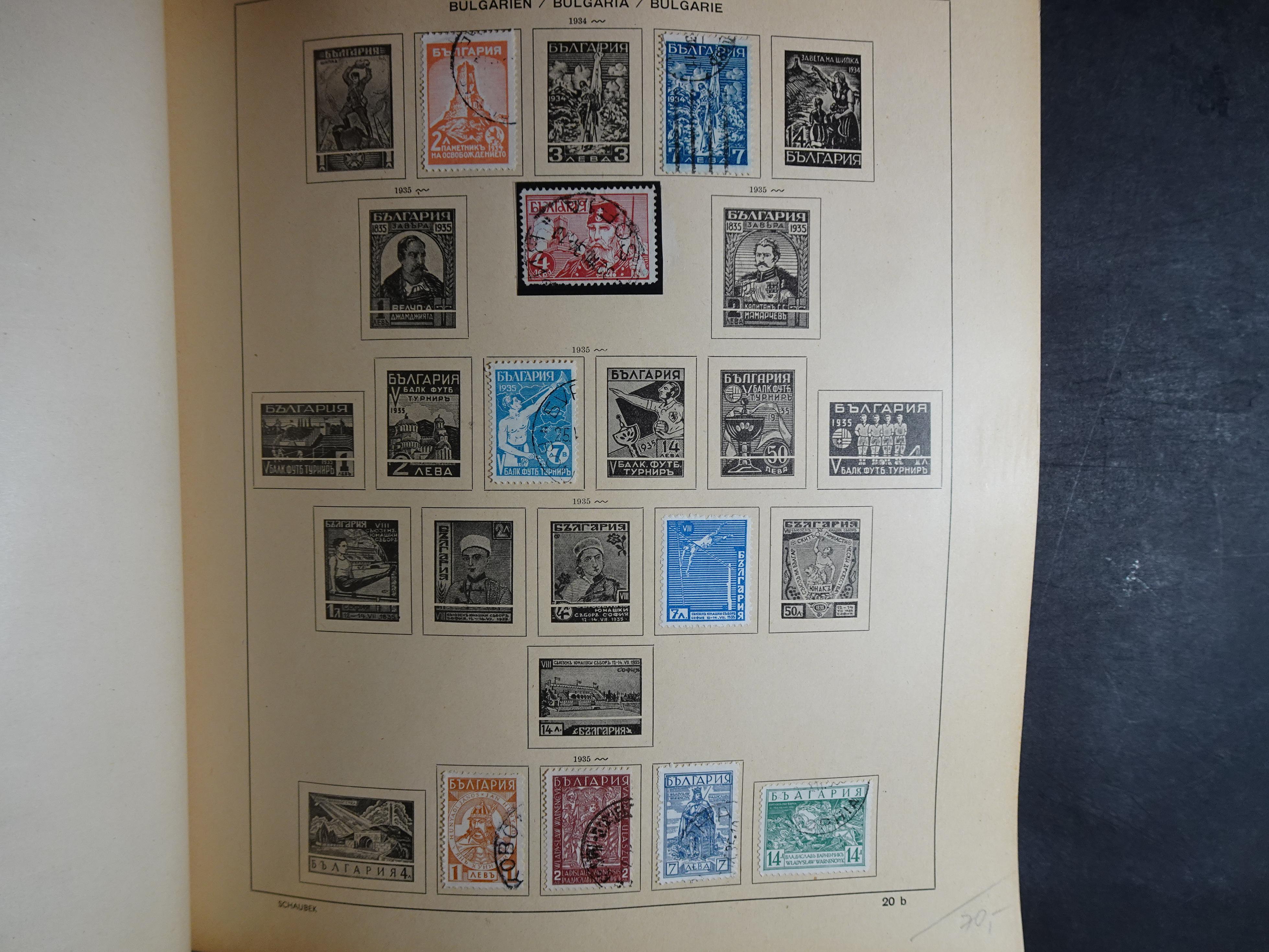 Mooie klassieke verzameling zeer goed gevulde Schaubek album. 26