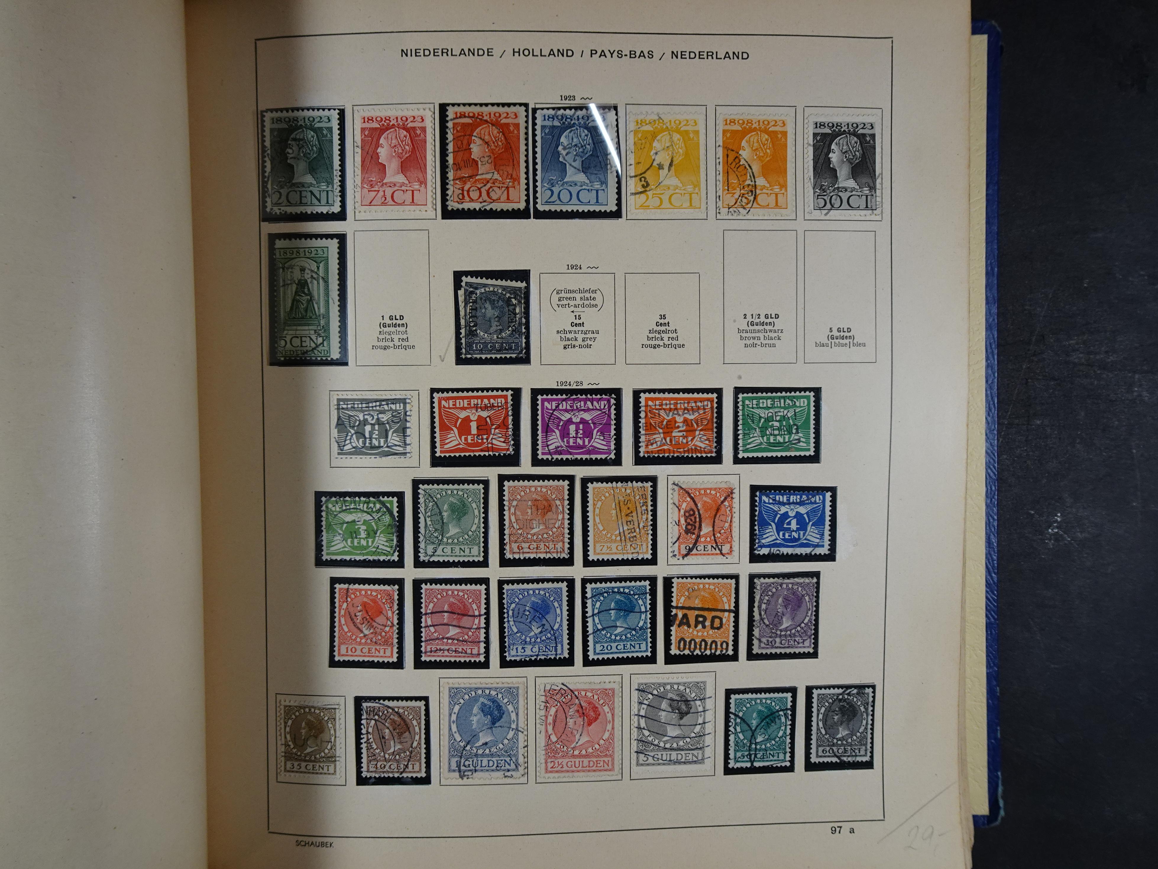 Mooie klassieke verzameling zeer goed gevulde Schaubek album. 134