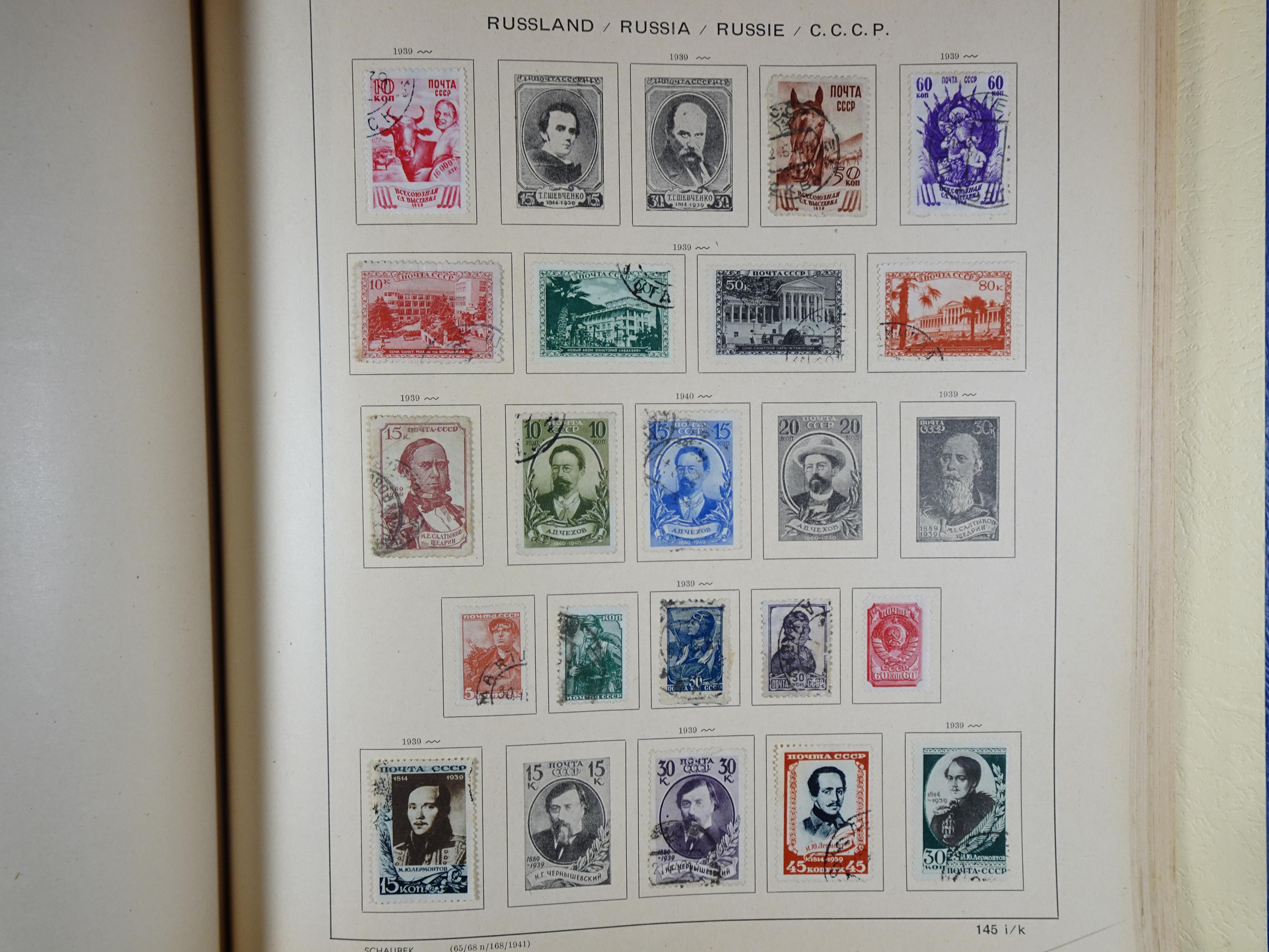 Mooie klassieke verzameling zeer goed gevulde Schaubek album. 221