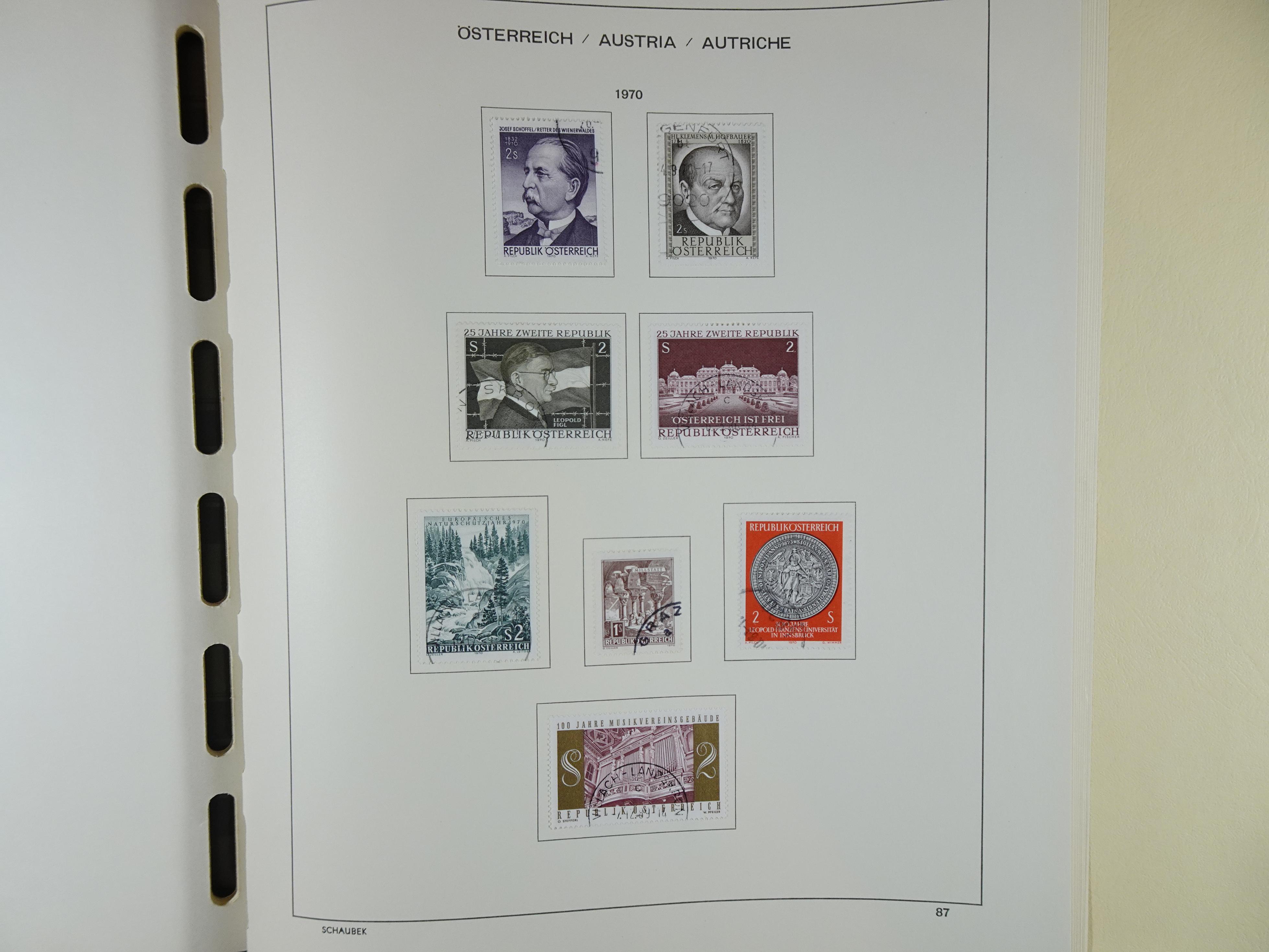 Mooie verzameling met klassiek veel extra's.
Zeer hoge cat waarde. 136