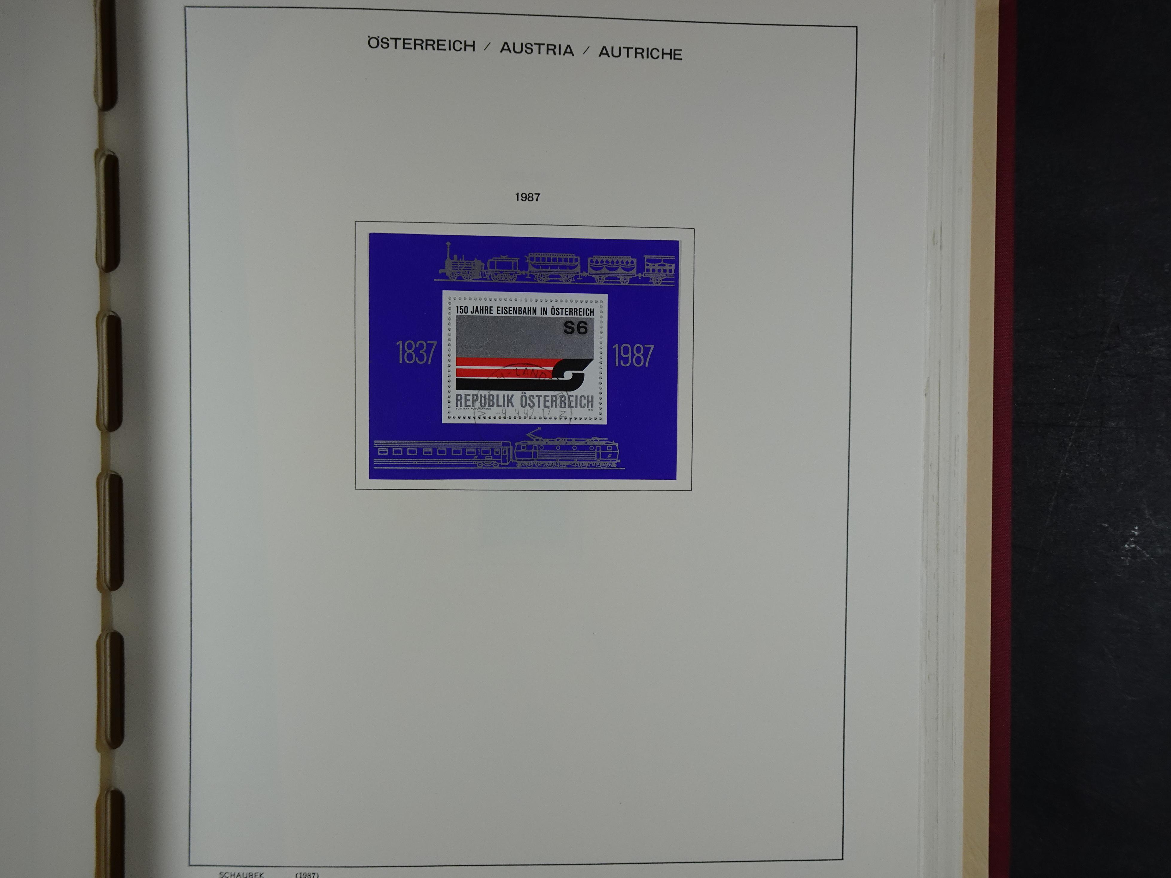 Mooie verzameling met klassiek veel extra's.
Zeer hoge cat waarde. 212