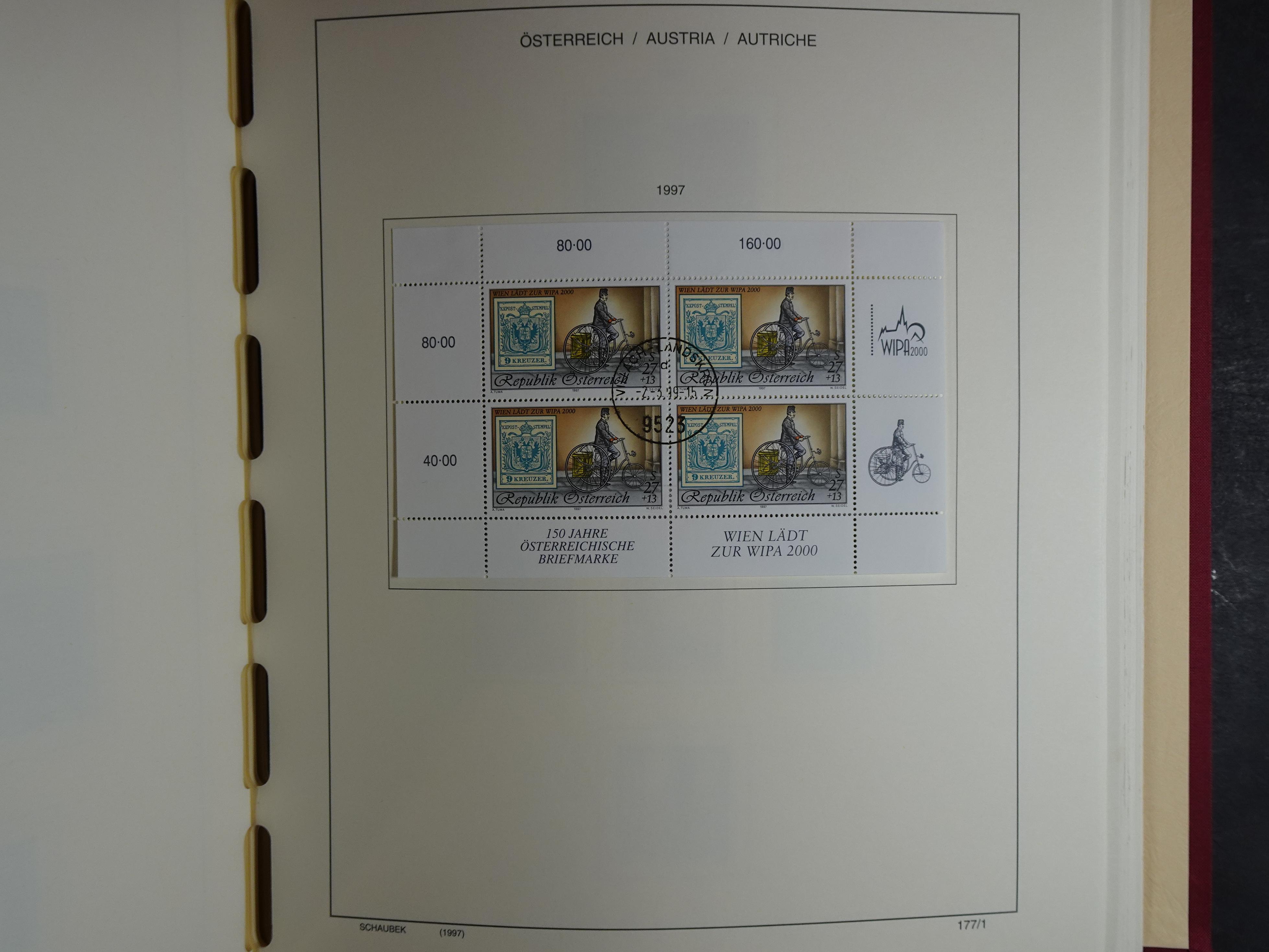 Mooie verzameling met klassiek veel extra's.
Zeer hoge cat waarde. 242