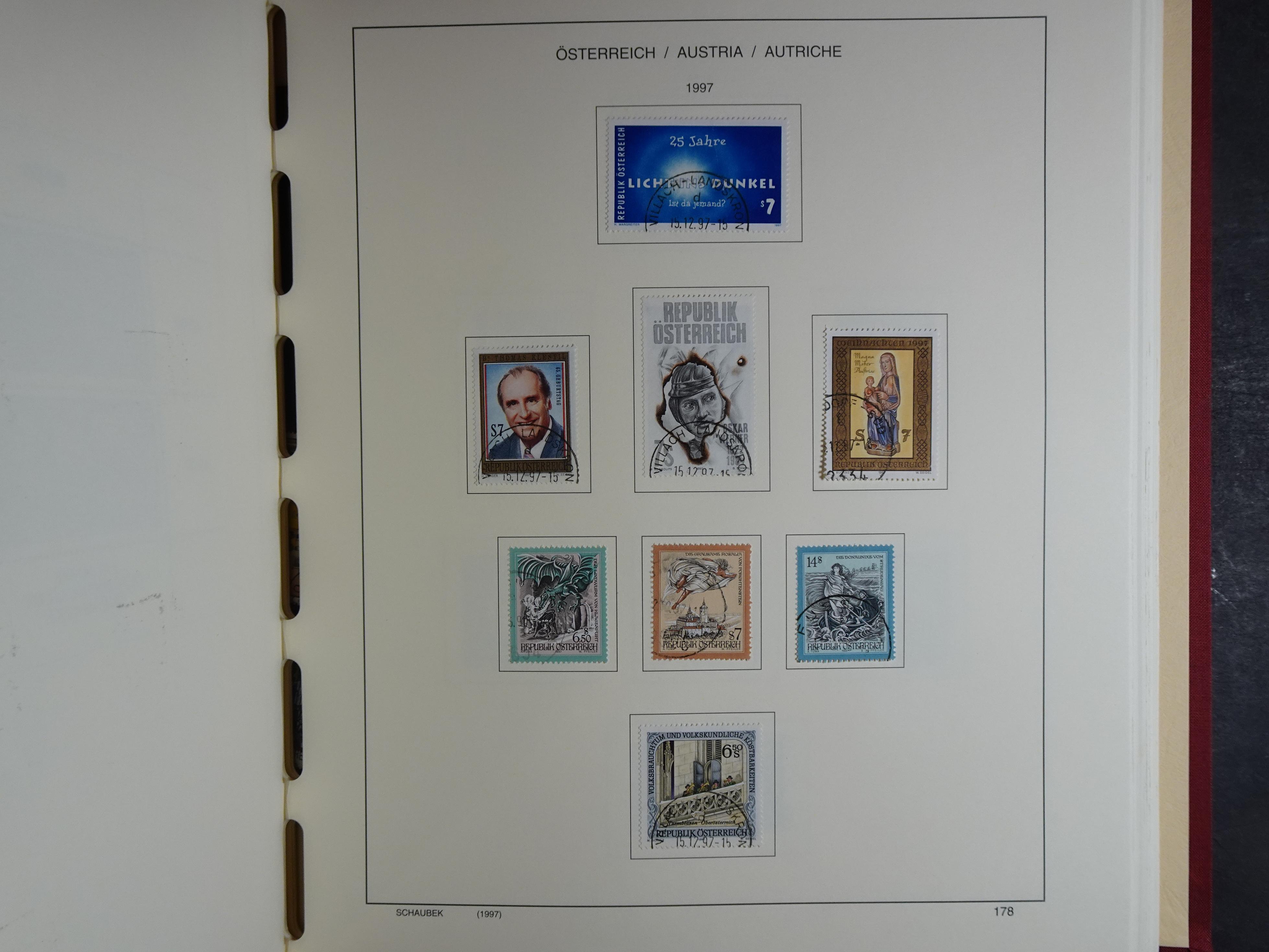 Mooie verzameling met klassiek veel extra's.
Zeer hoge cat waarde. 243