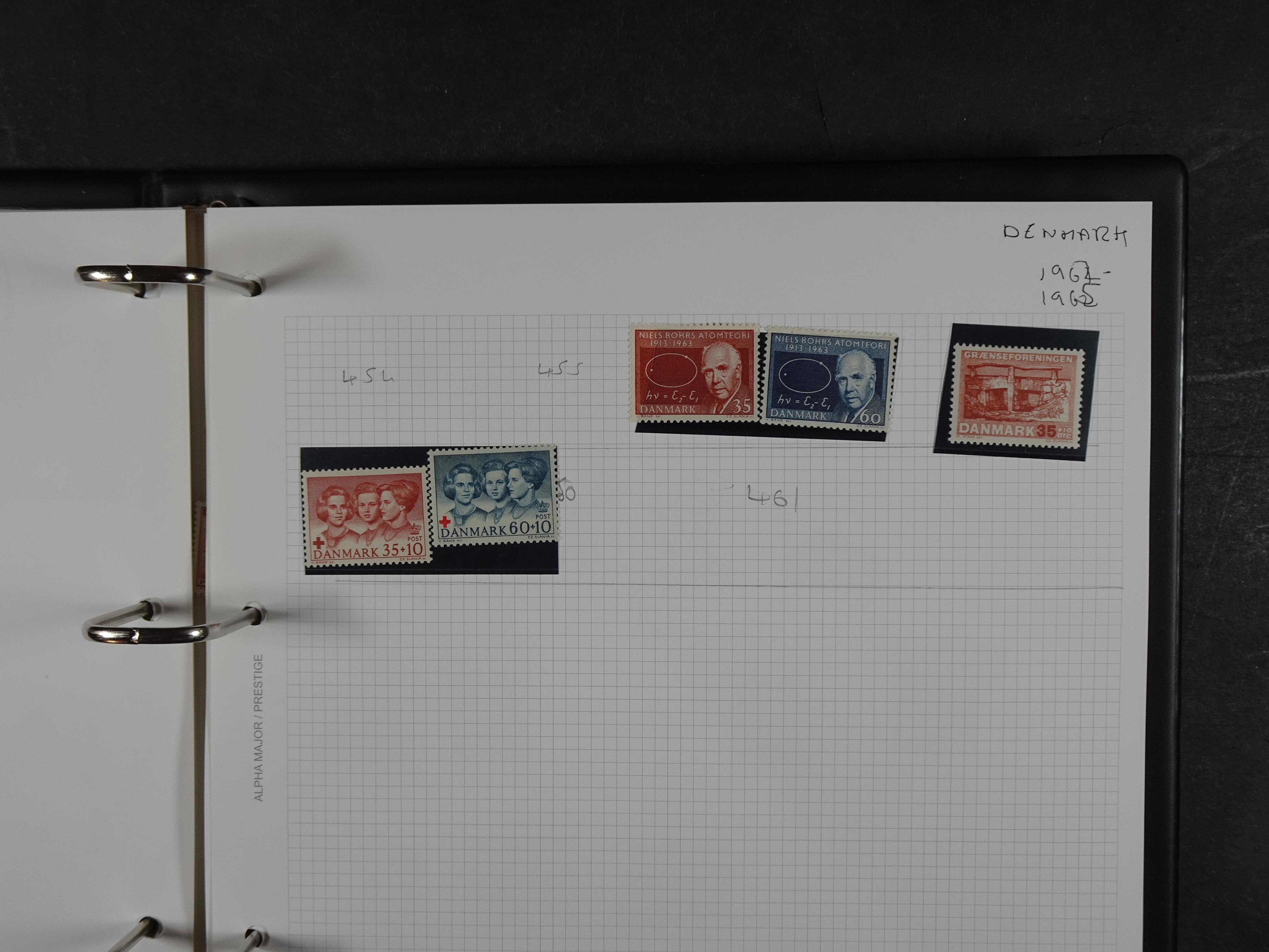 Mooie deels gespecialiseerde verzameling wel rommelig geheel met hoge waarde.  101