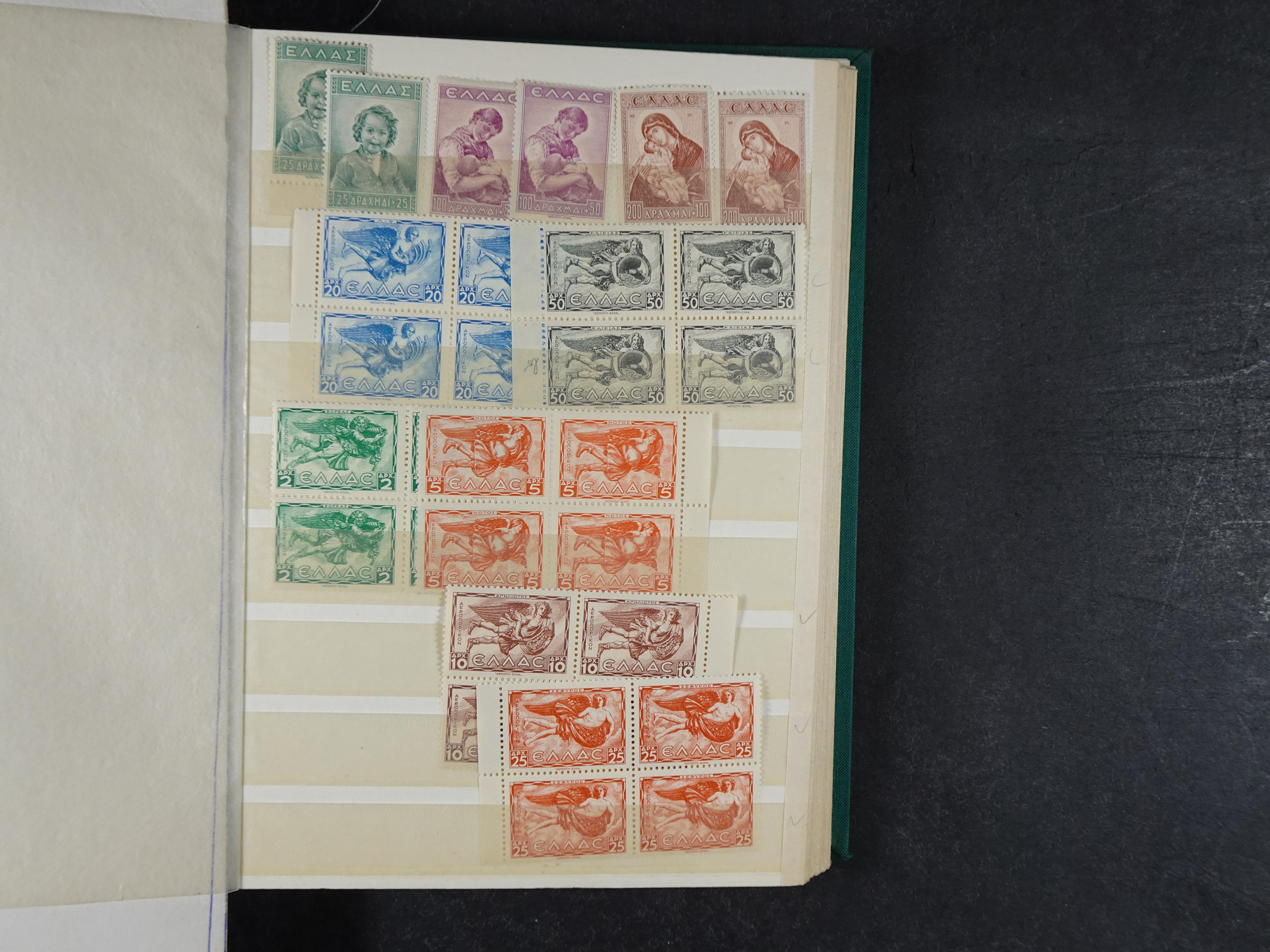 Leuke partij met veel Hermes koppen en betere luchtpost. 9