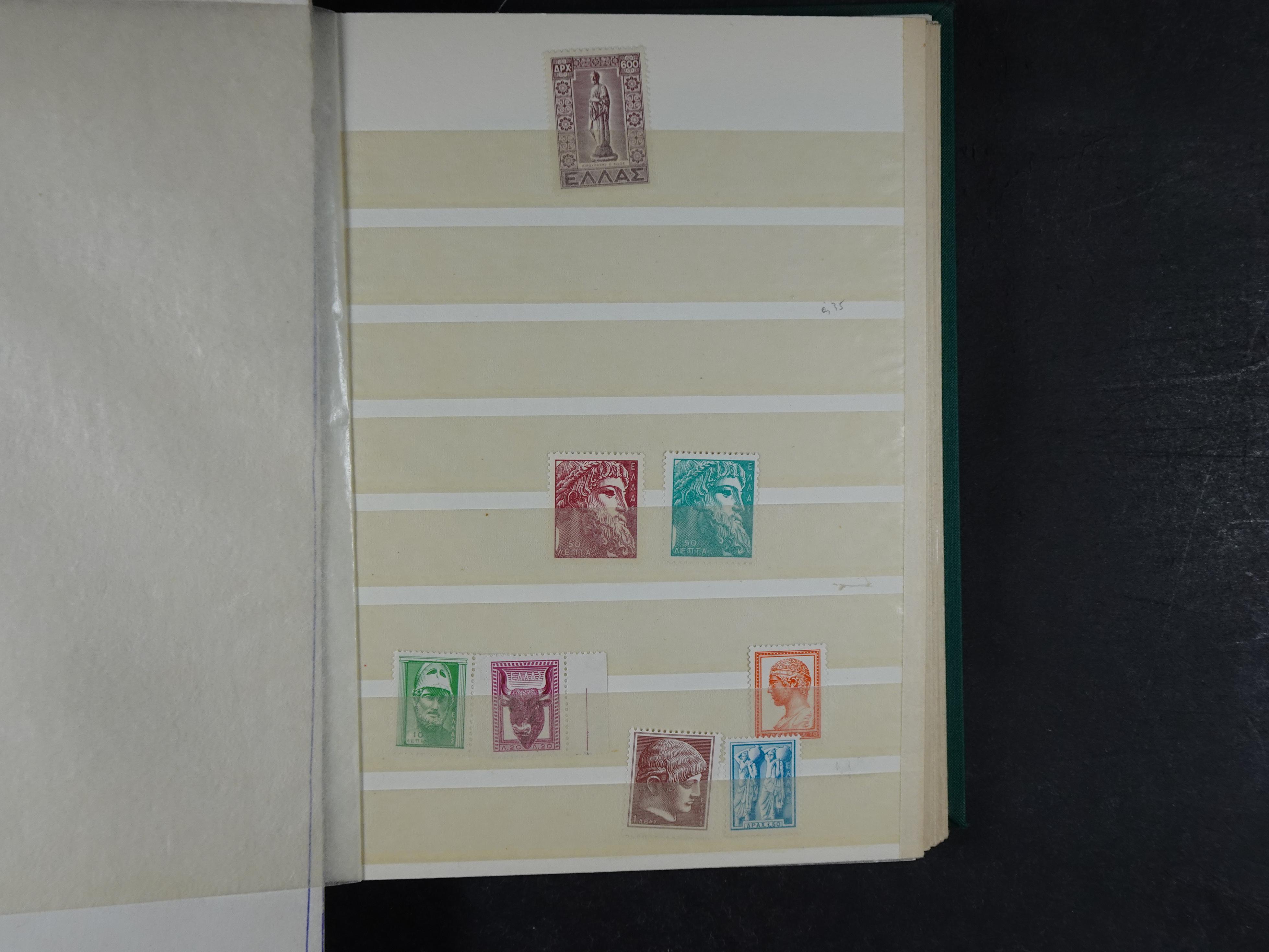 Leuke partij met veel Hermes koppen en betere luchtpost. 11