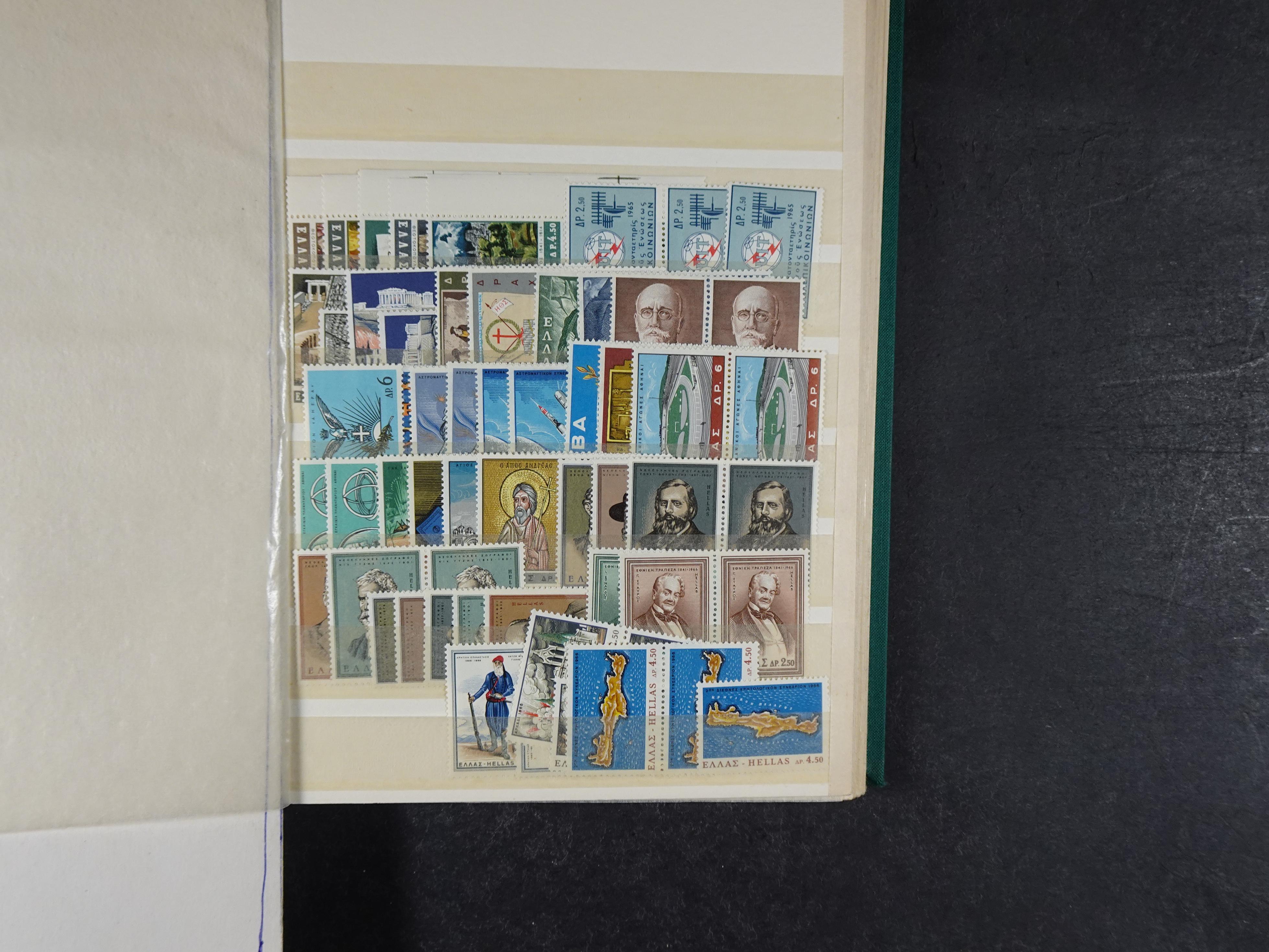 Leuke partij met veel Hermes koppen en betere luchtpost. 17