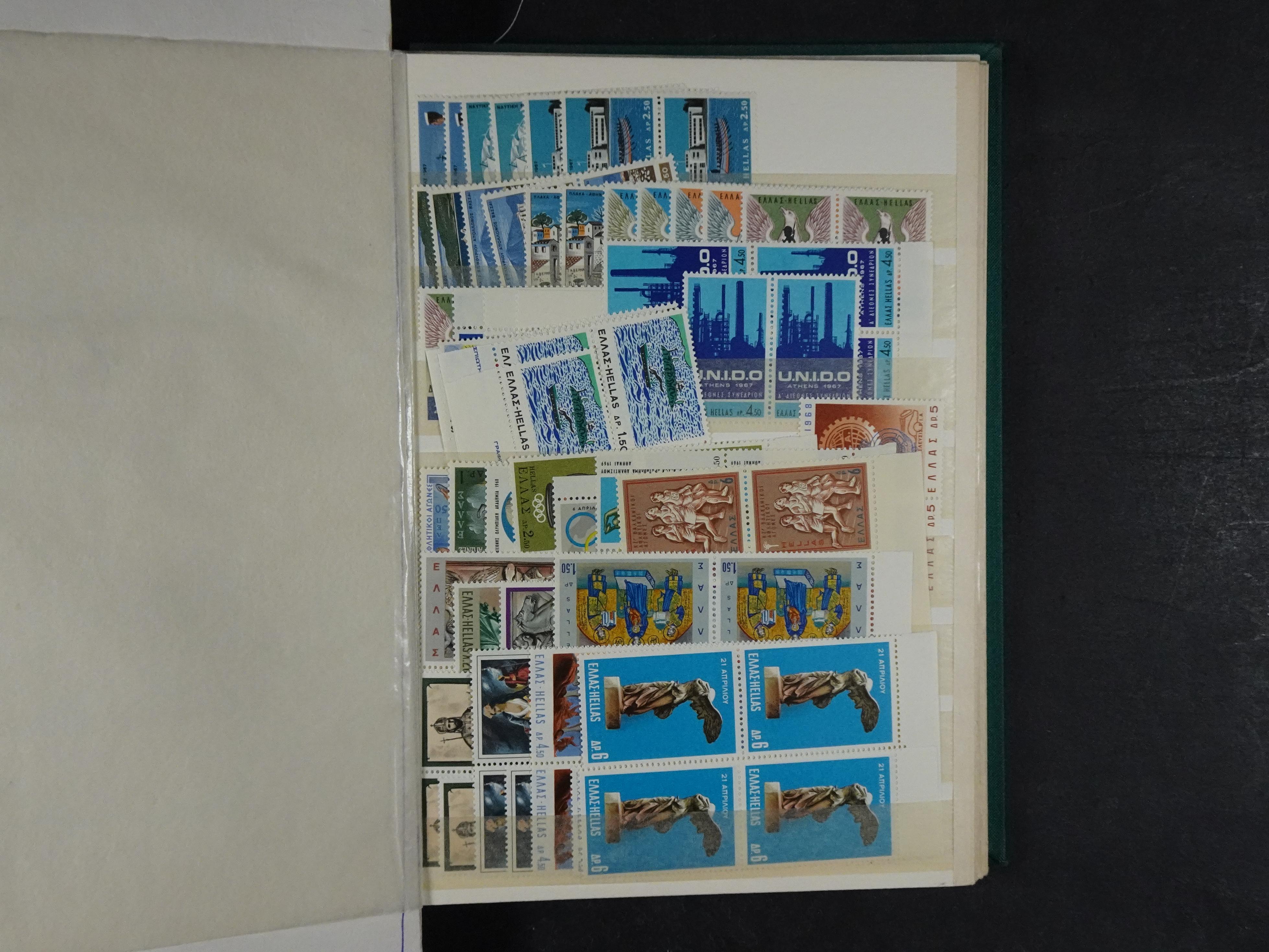 Leuke partij met veel Hermes koppen en betere luchtpost. 19