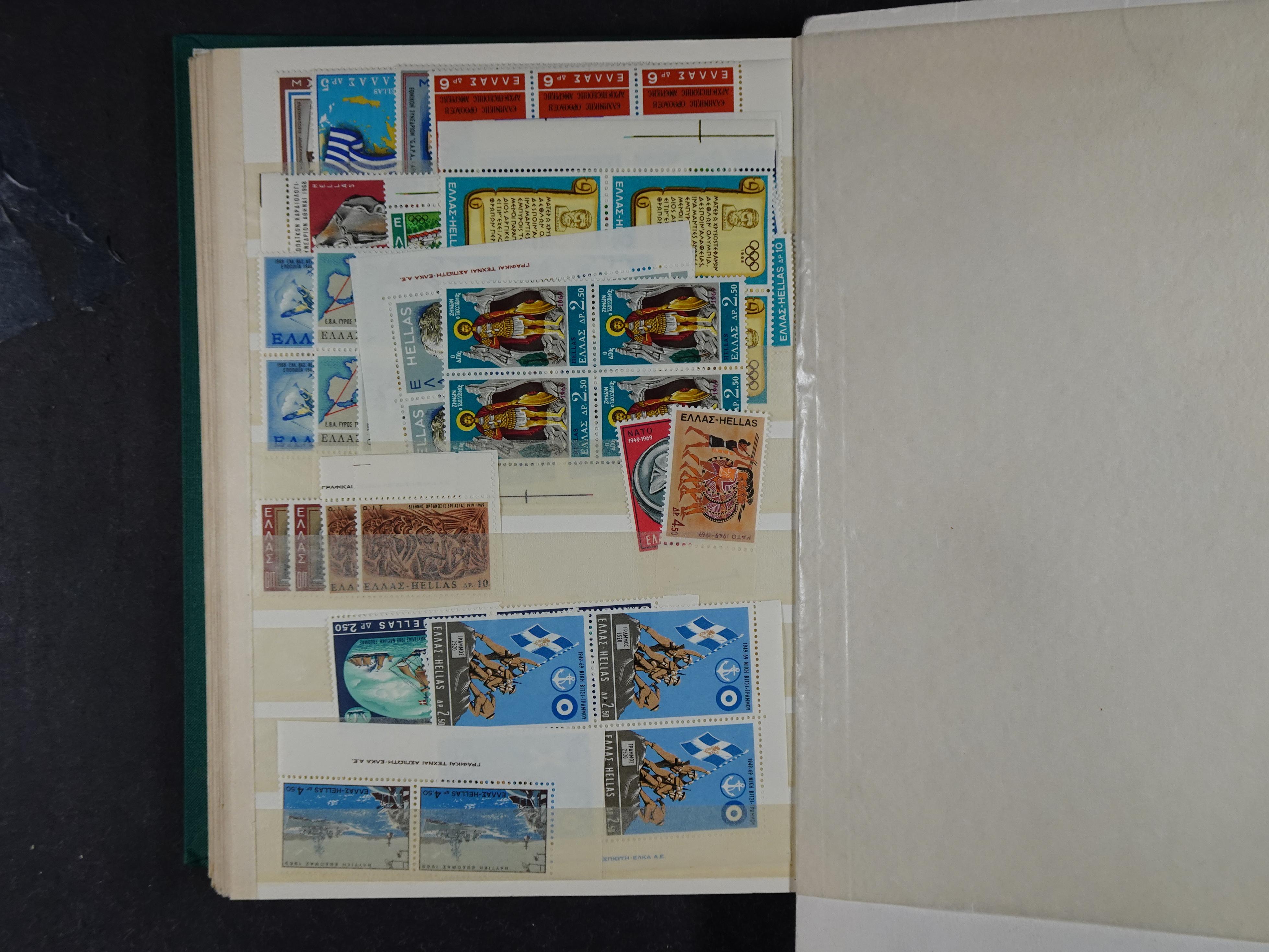 Leuke partij met veel Hermes koppen en betere luchtpost. 20