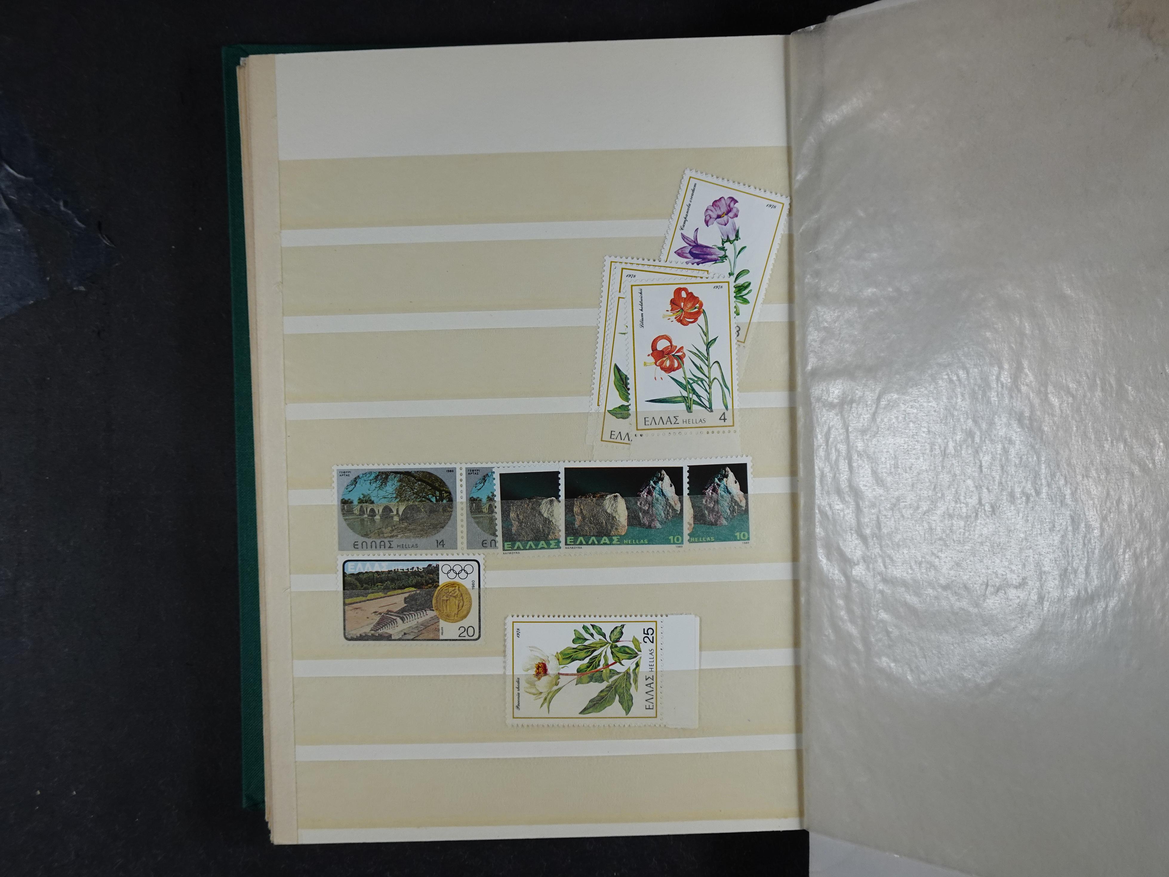 Leuke partij met veel Hermes koppen en betere luchtpost. 25