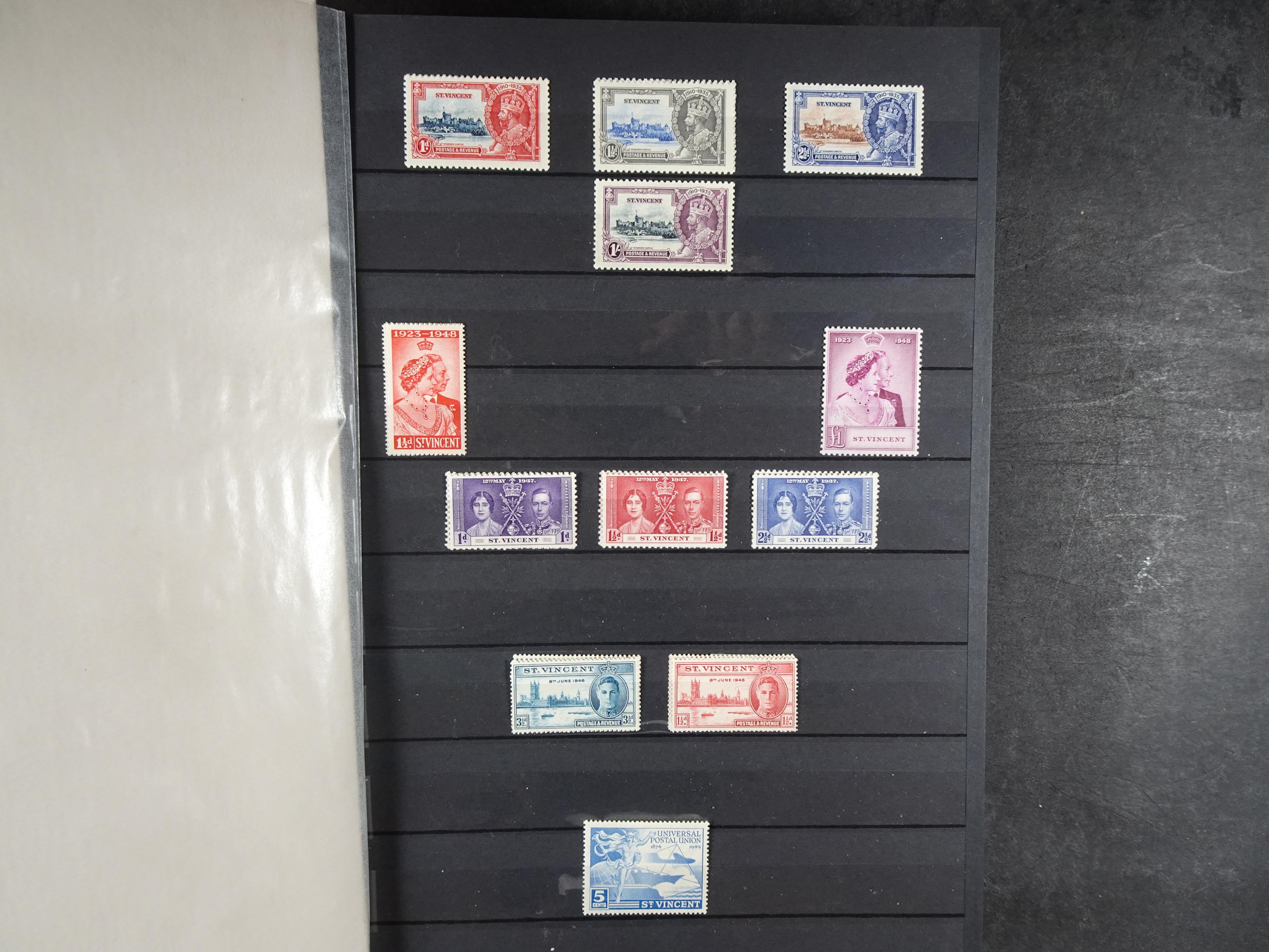 Leuke verzameling veel dubbel op elkaar gestoken aanwezig. 3