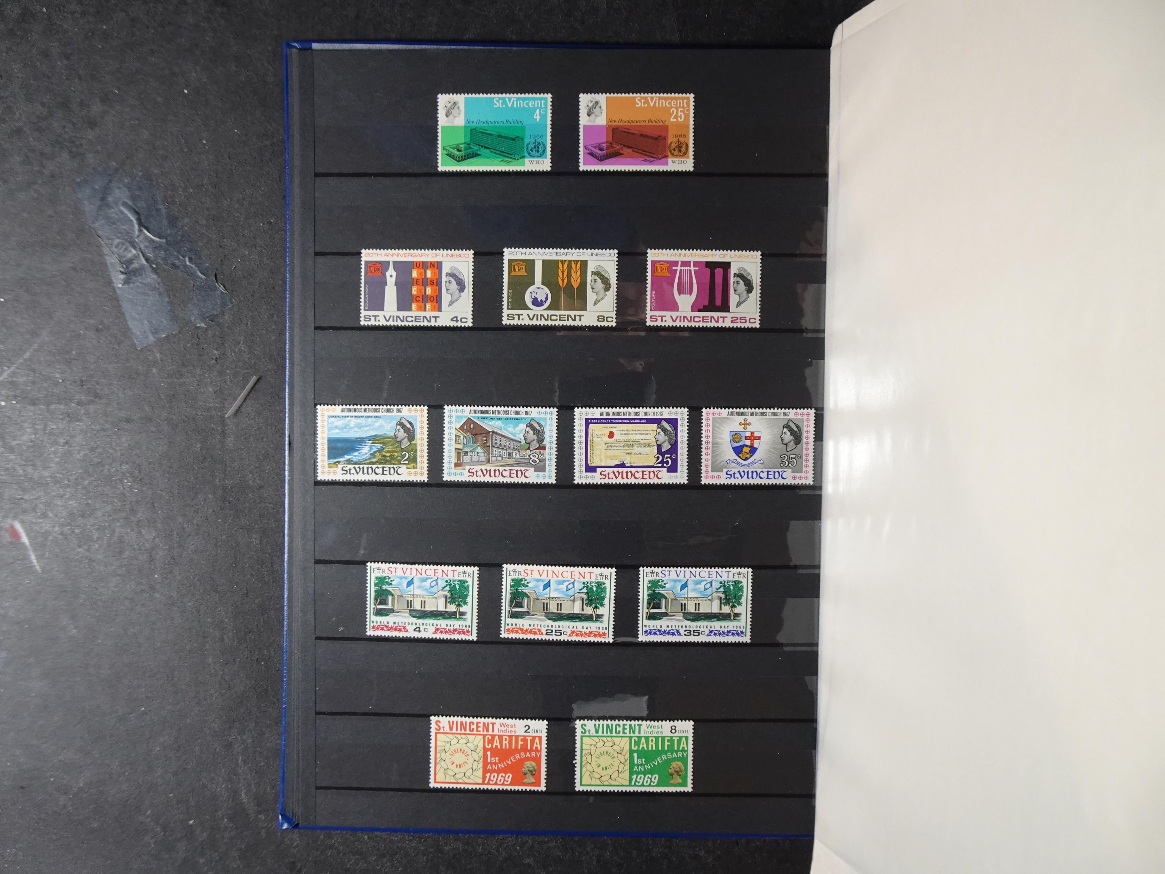 Leuke verzameling veel dubbel op elkaar gestoken aanwezig. 8