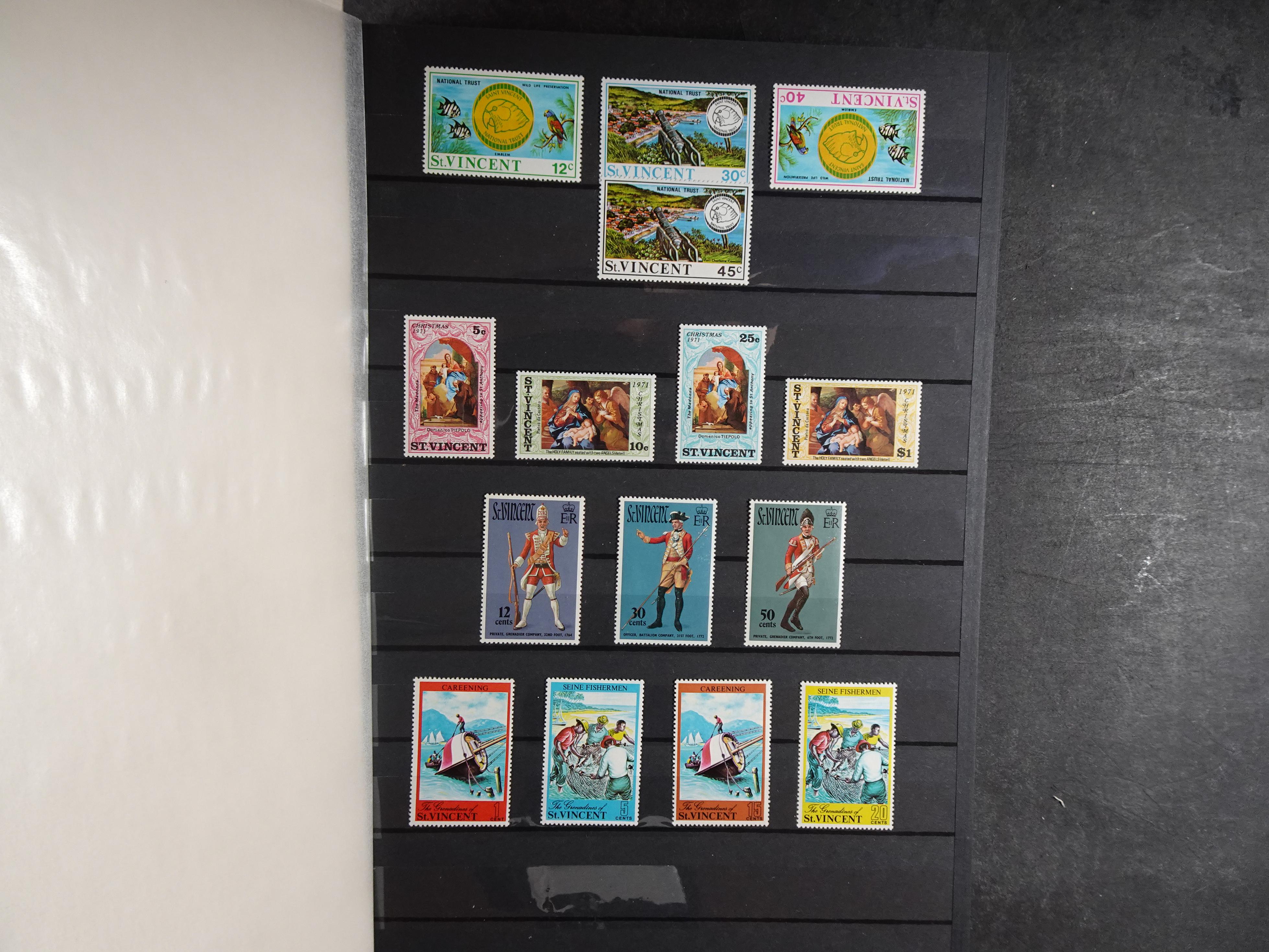 Leuke verzameling veel dubbel op elkaar gestoken aanwezig. 12