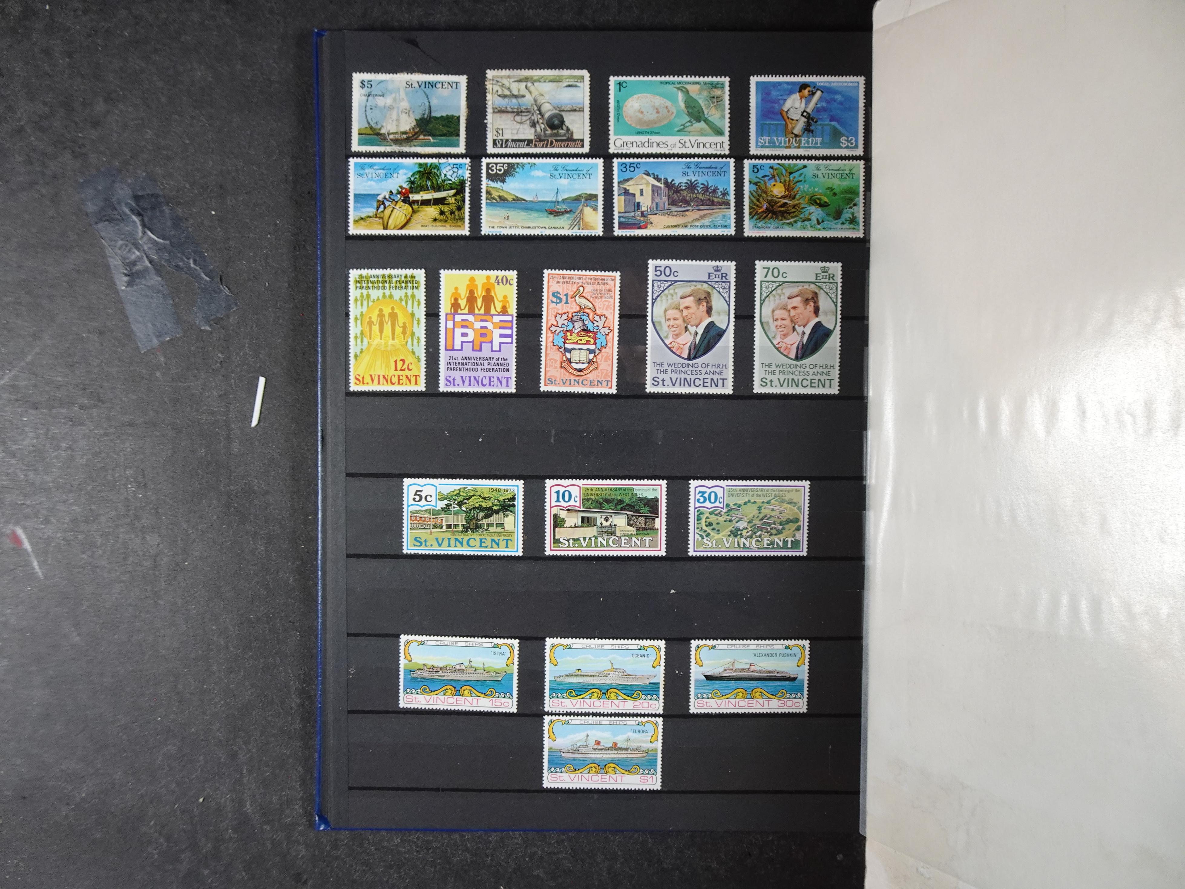 Leuke verzameling veel dubbel op elkaar gestoken aanwezig. 15