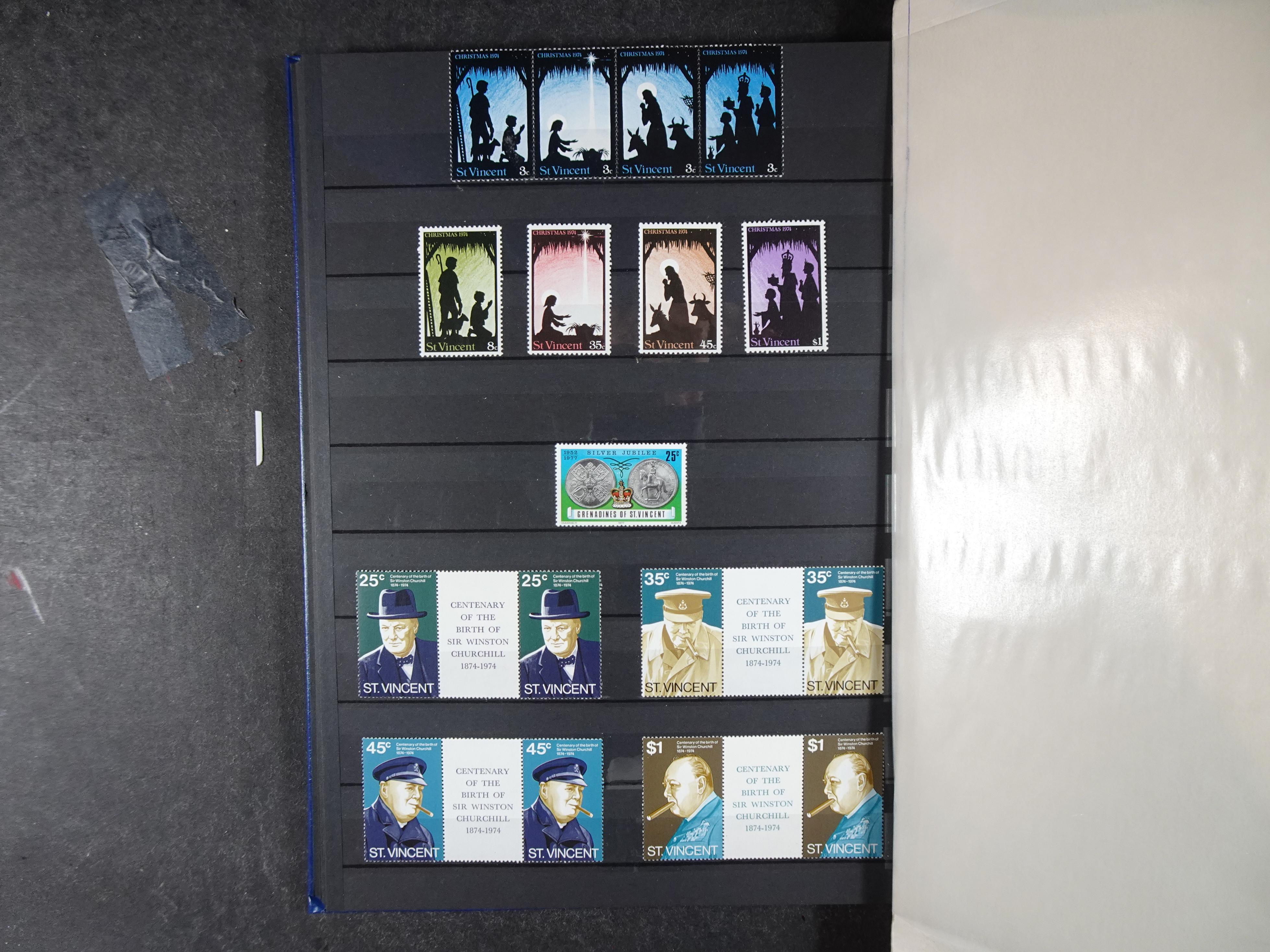 Leuke verzameling veel dubbel op elkaar gestoken aanwezig. 17