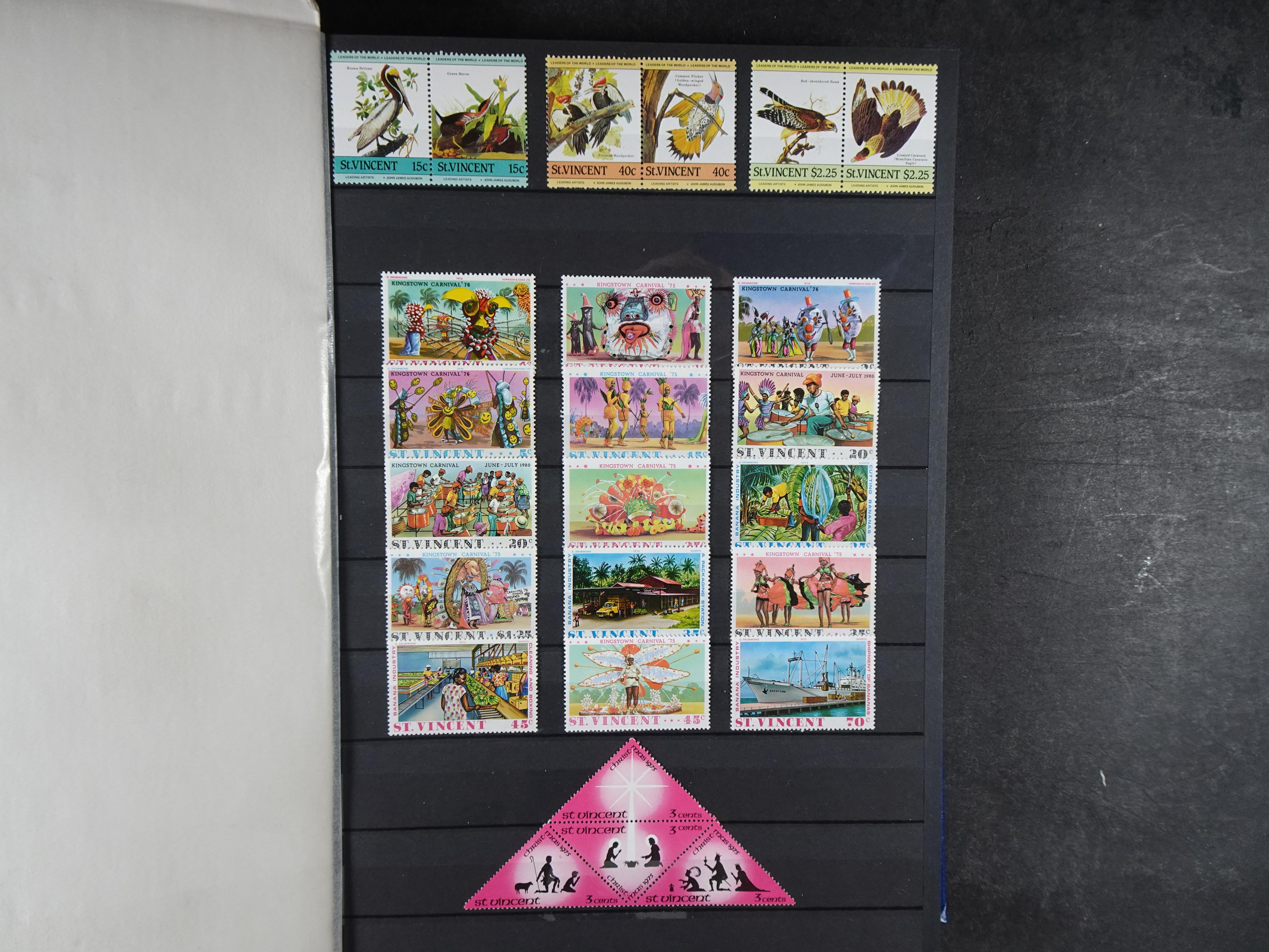 Leuke verzameling veel dubbel op elkaar gestoken aanwezig. 18