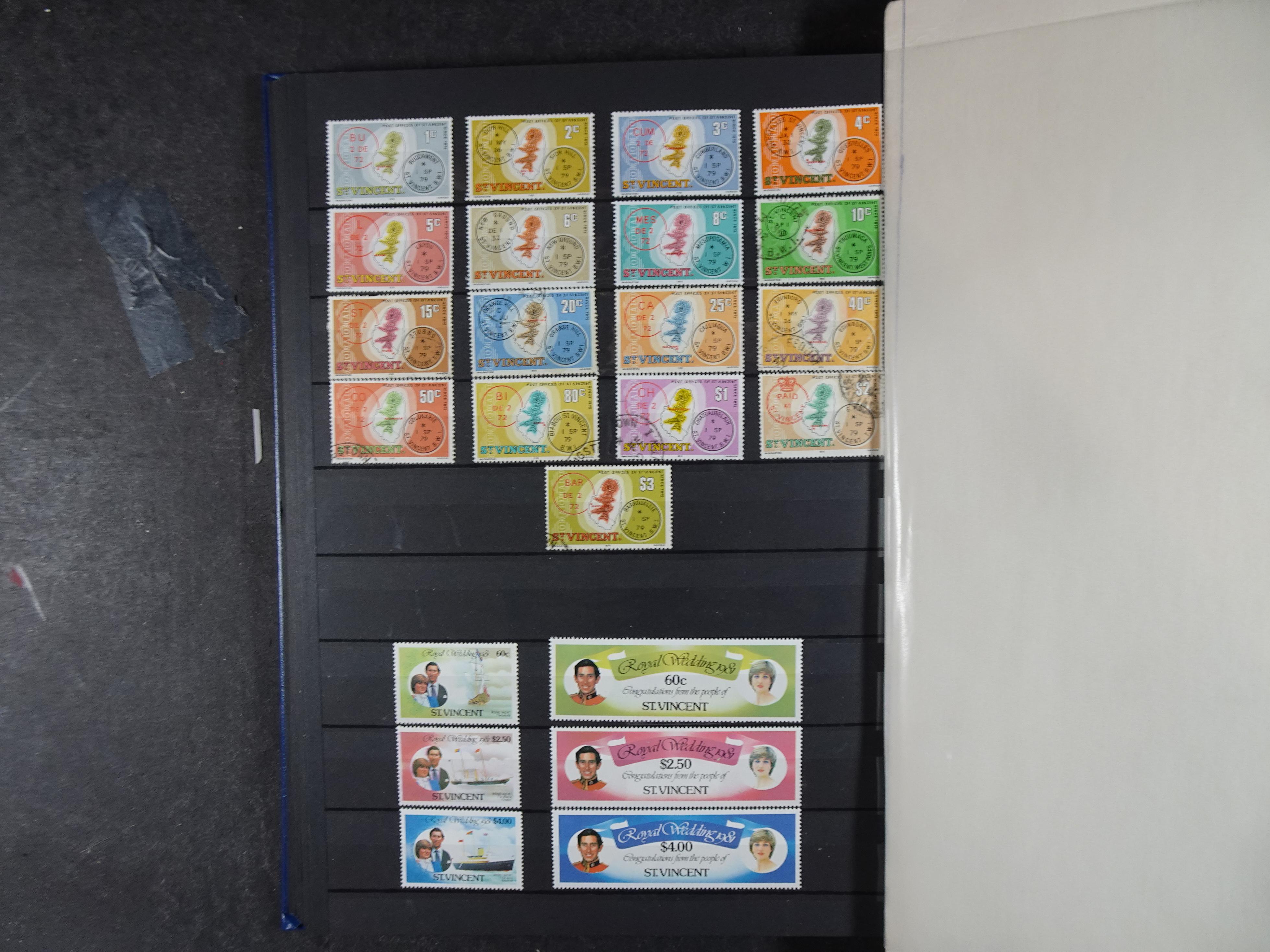 Leuke verzameling veel dubbel op elkaar gestoken aanwezig. 21