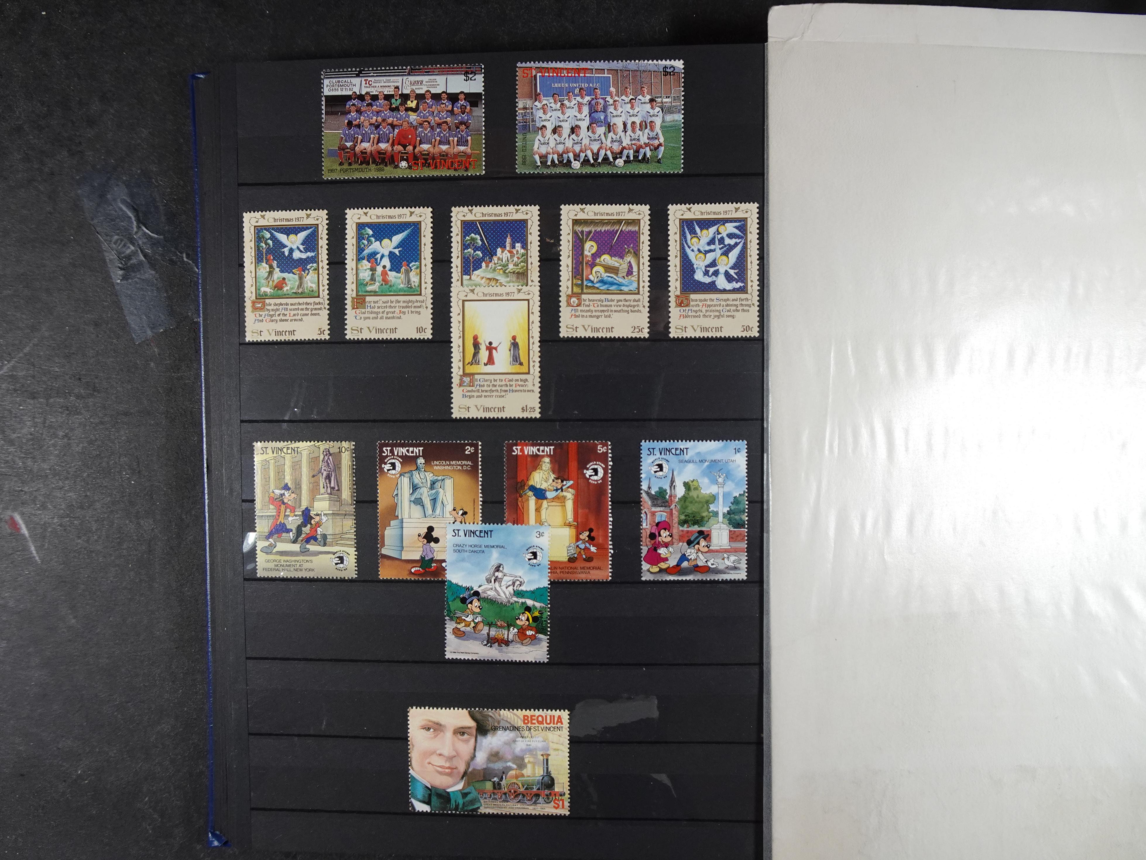 Leuke verzameling veel dubbel op elkaar gestoken aanwezig. 25