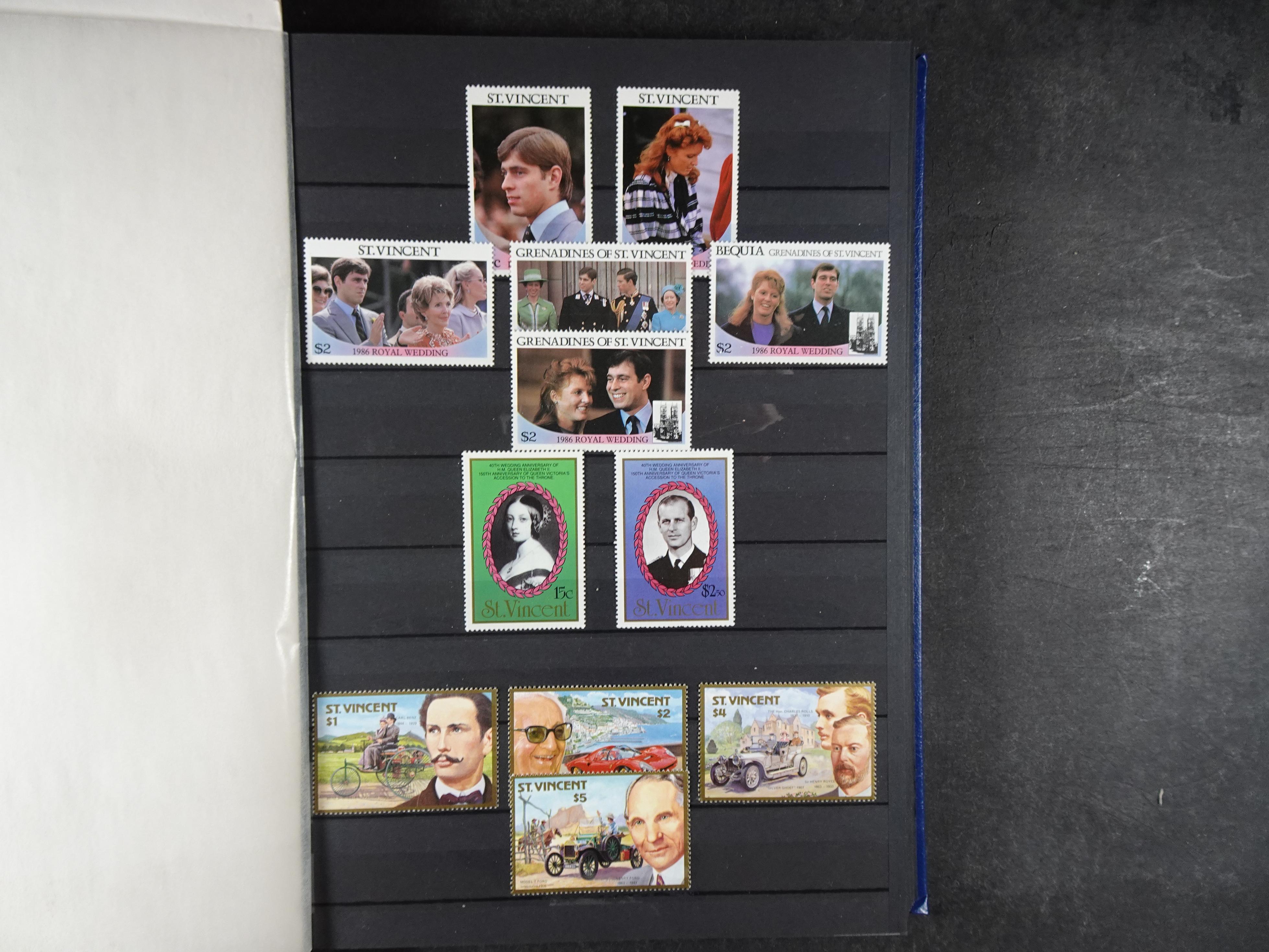 Leuke verzameling veel dubbel op elkaar gestoken aanwezig. 26